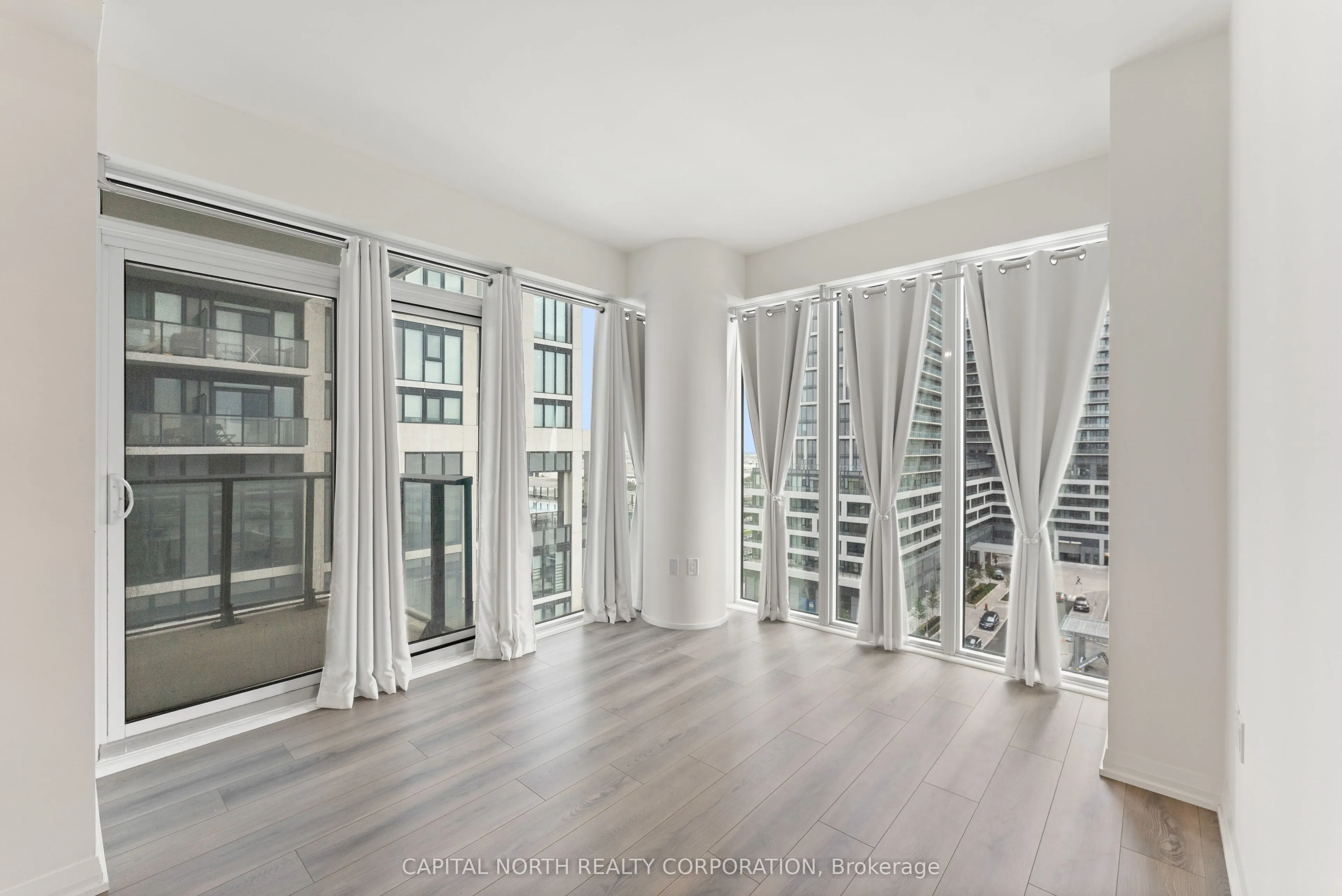 9000 Jane Street, #815