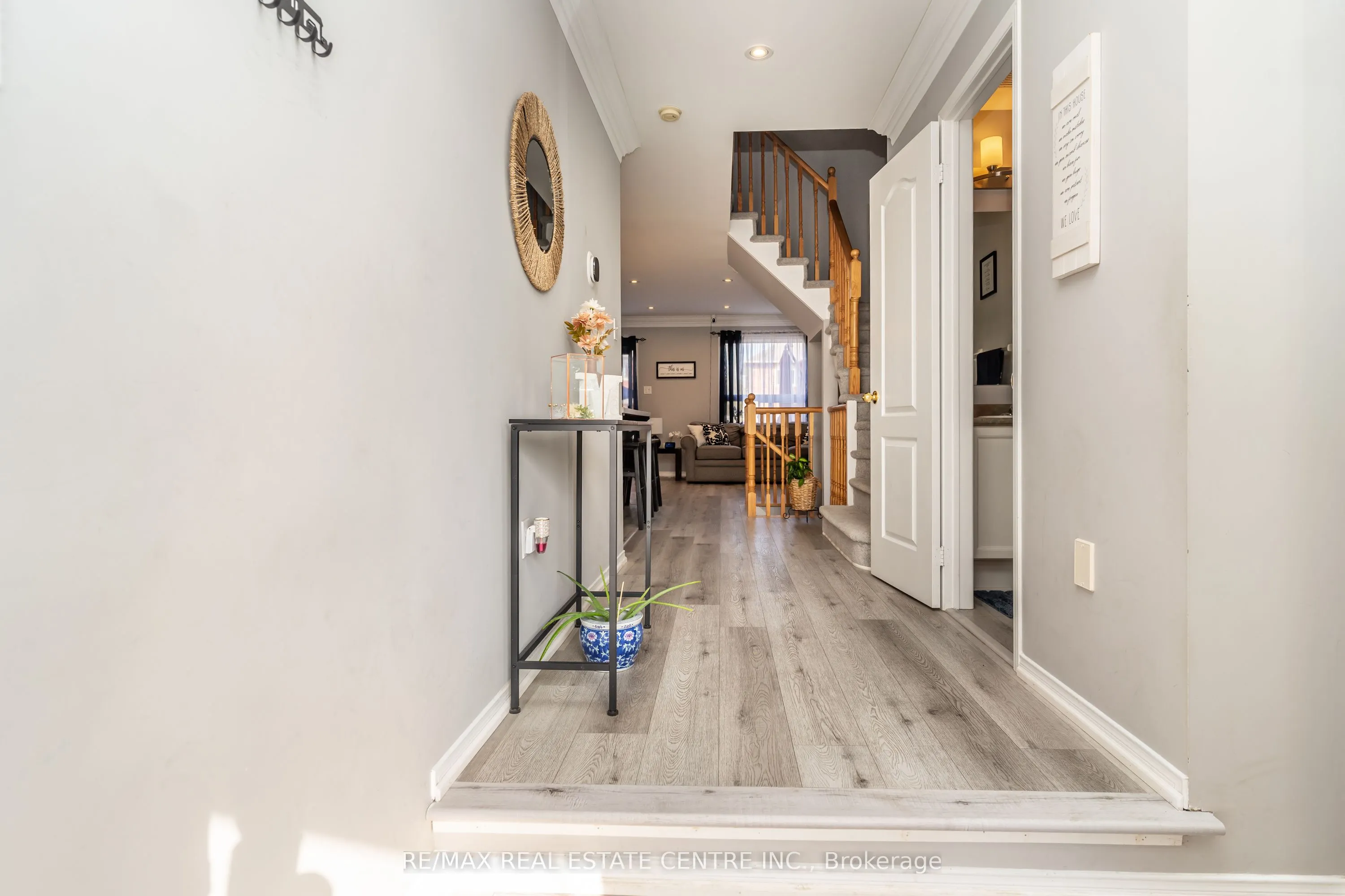96 Henderson Crescent