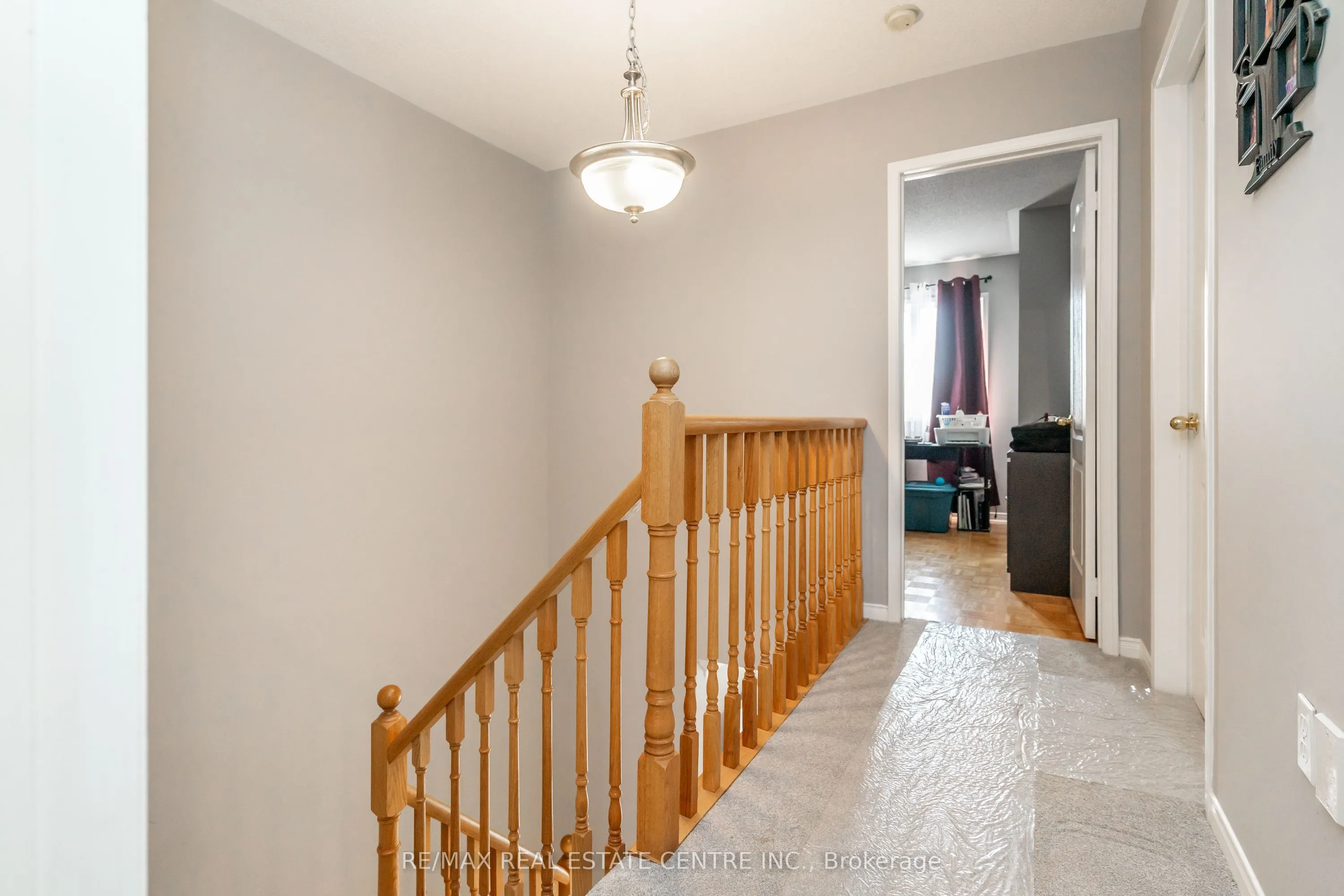 96 Henderson Crescent