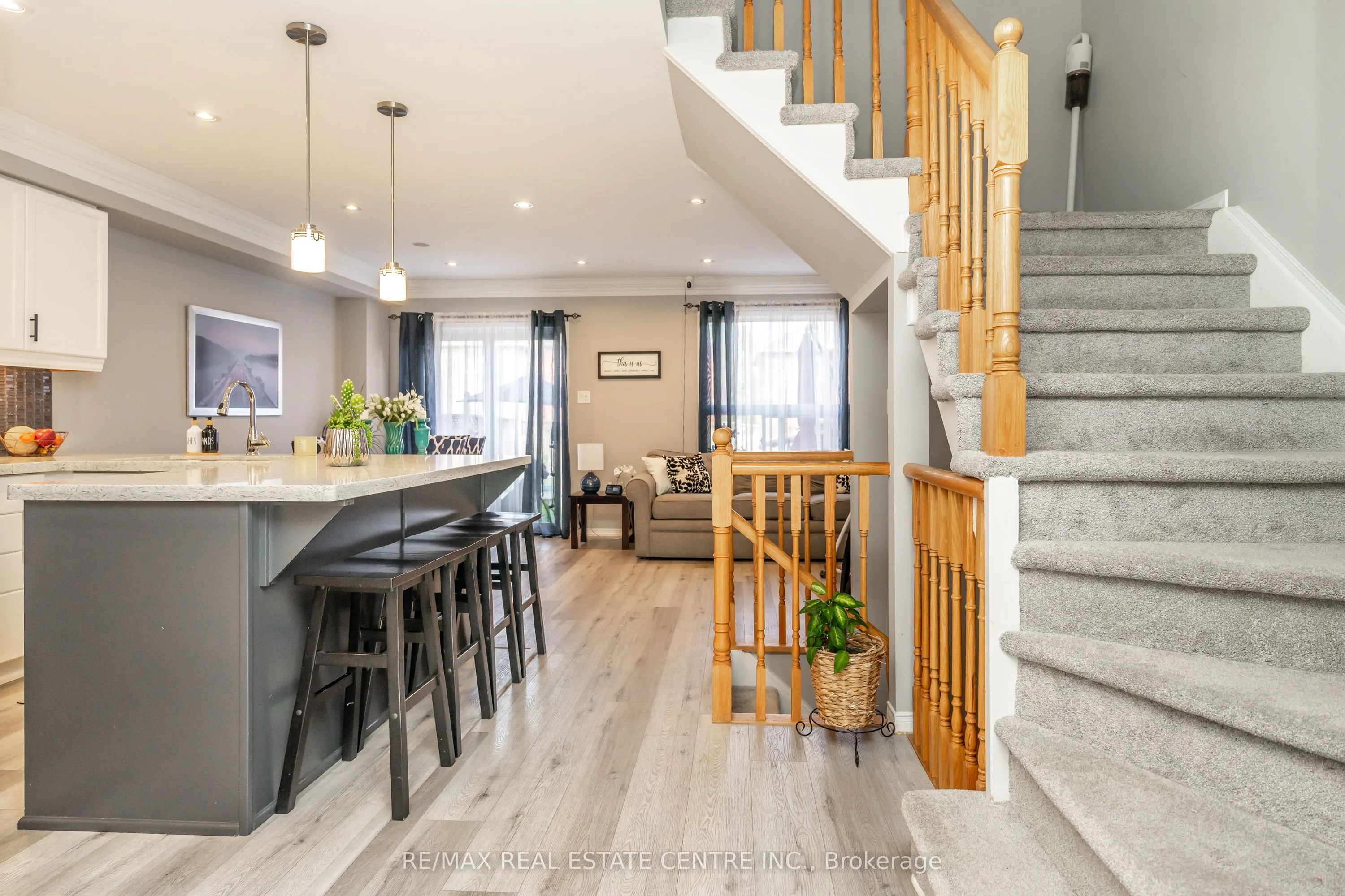 96 Henderson Crescent