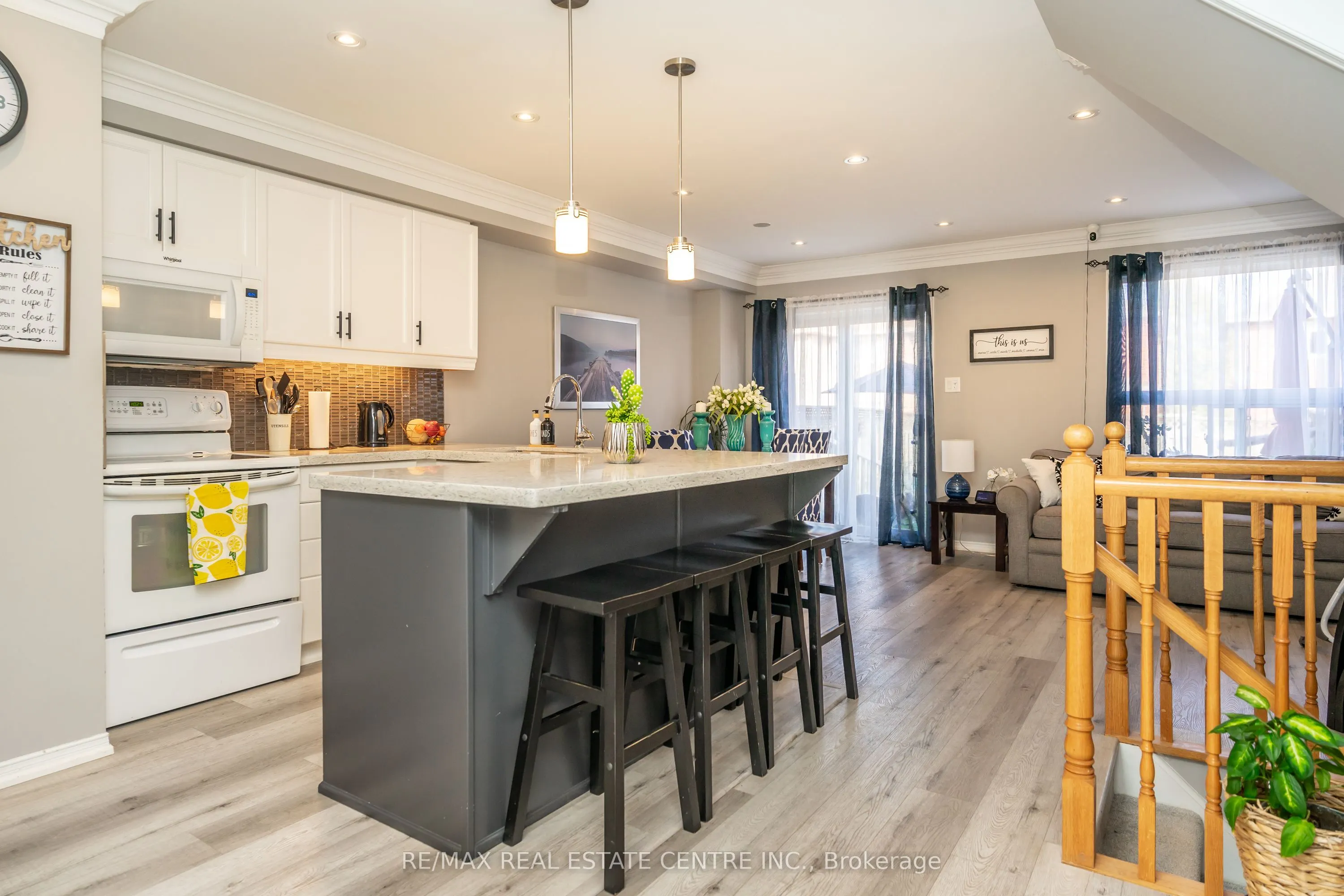 96 Henderson Crescent