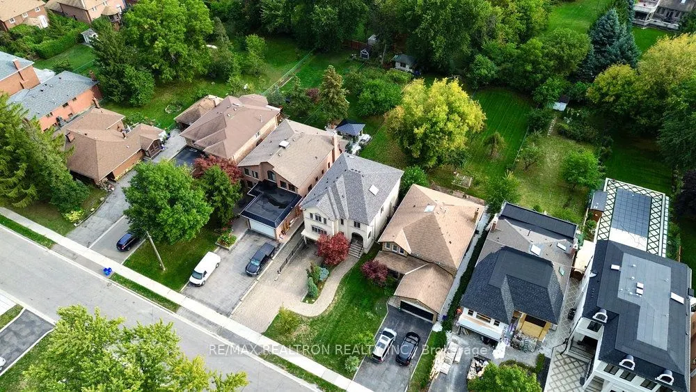 93 Oak Avenue