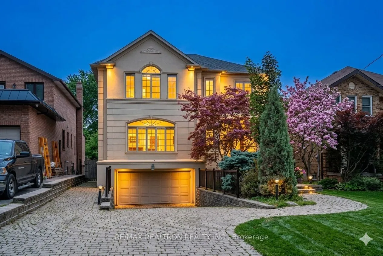 93 Oak Avenue