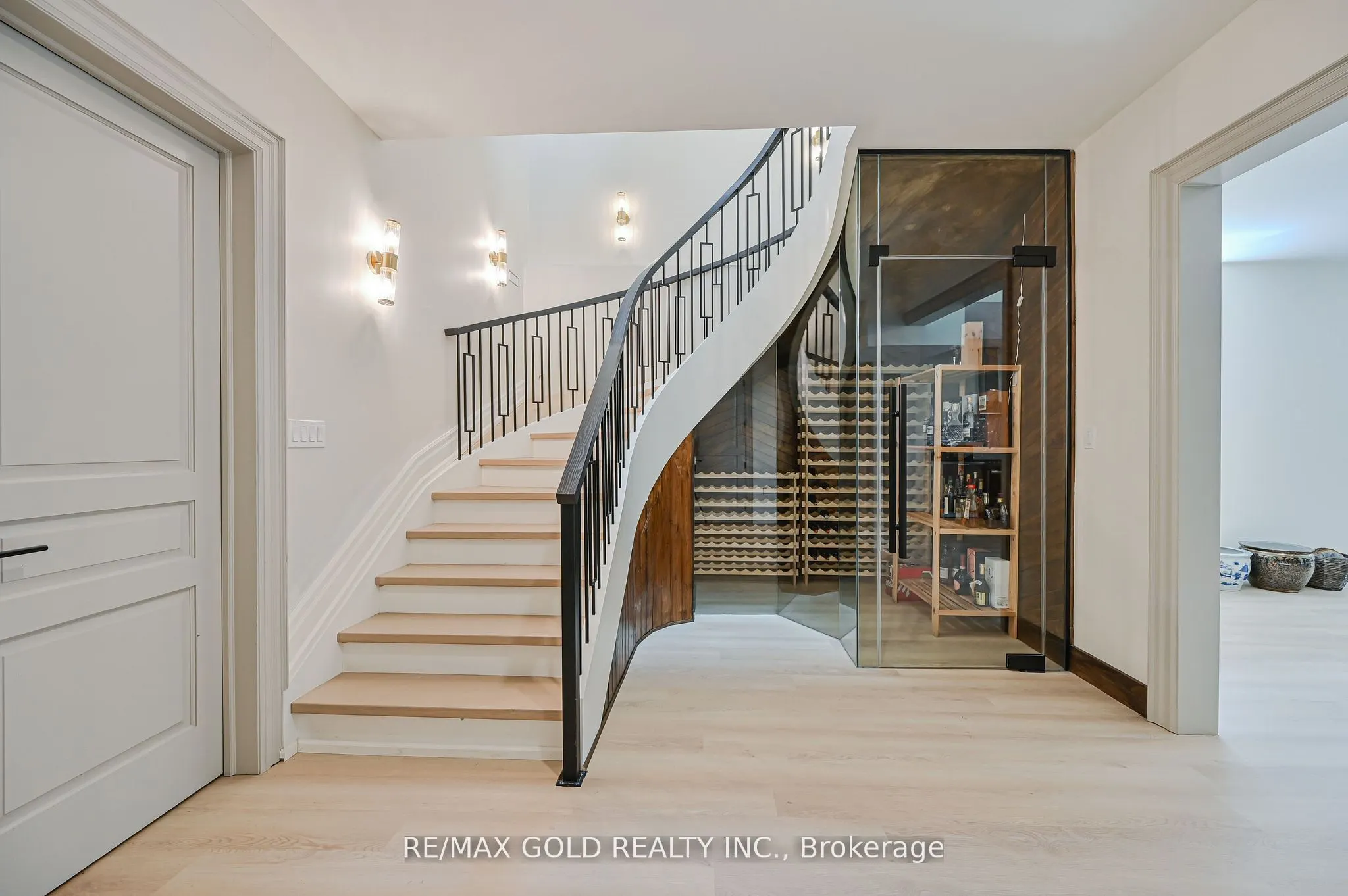 48 Sylvadene Parkway
