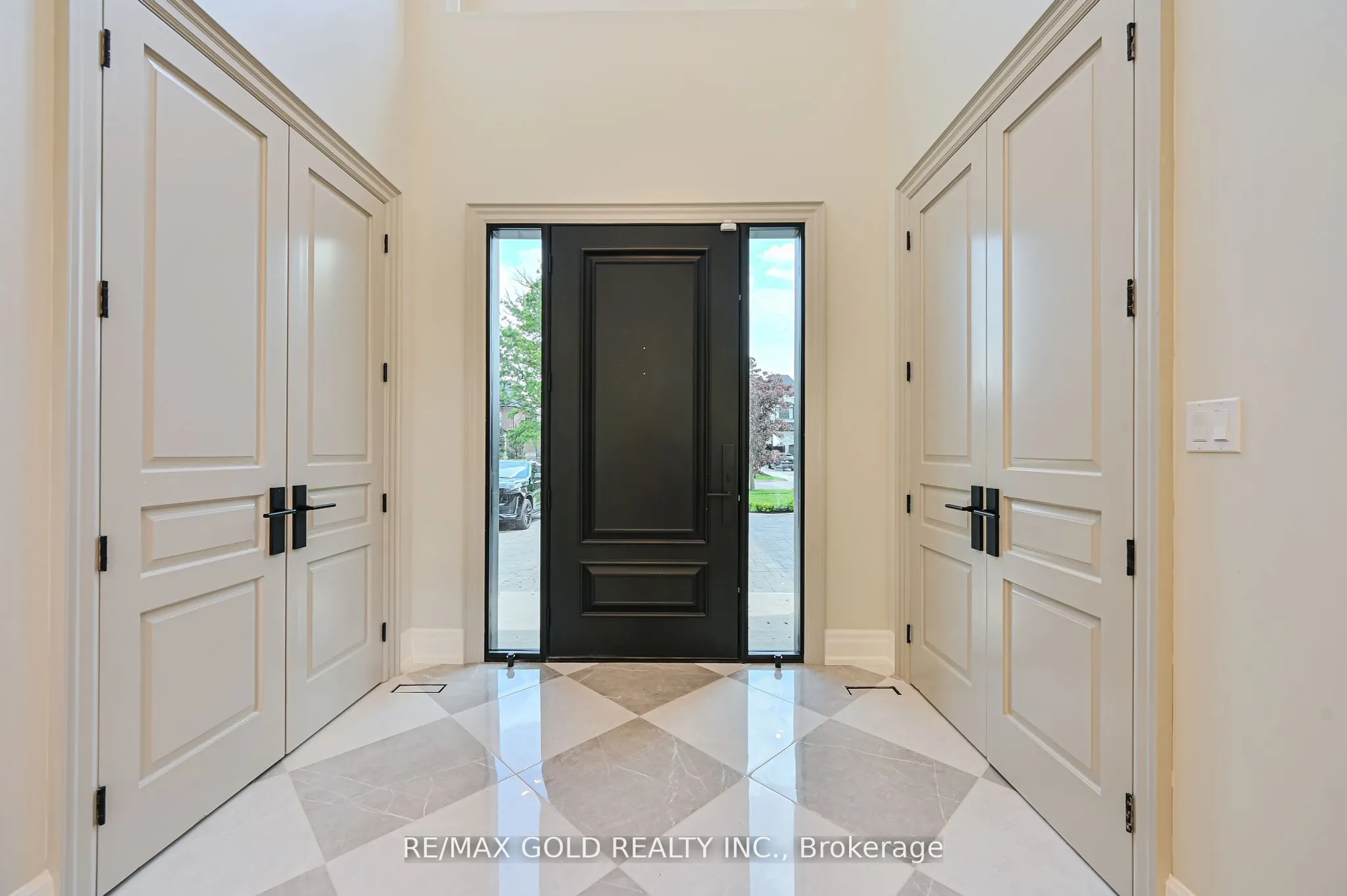 48 Sylvadene Parkway