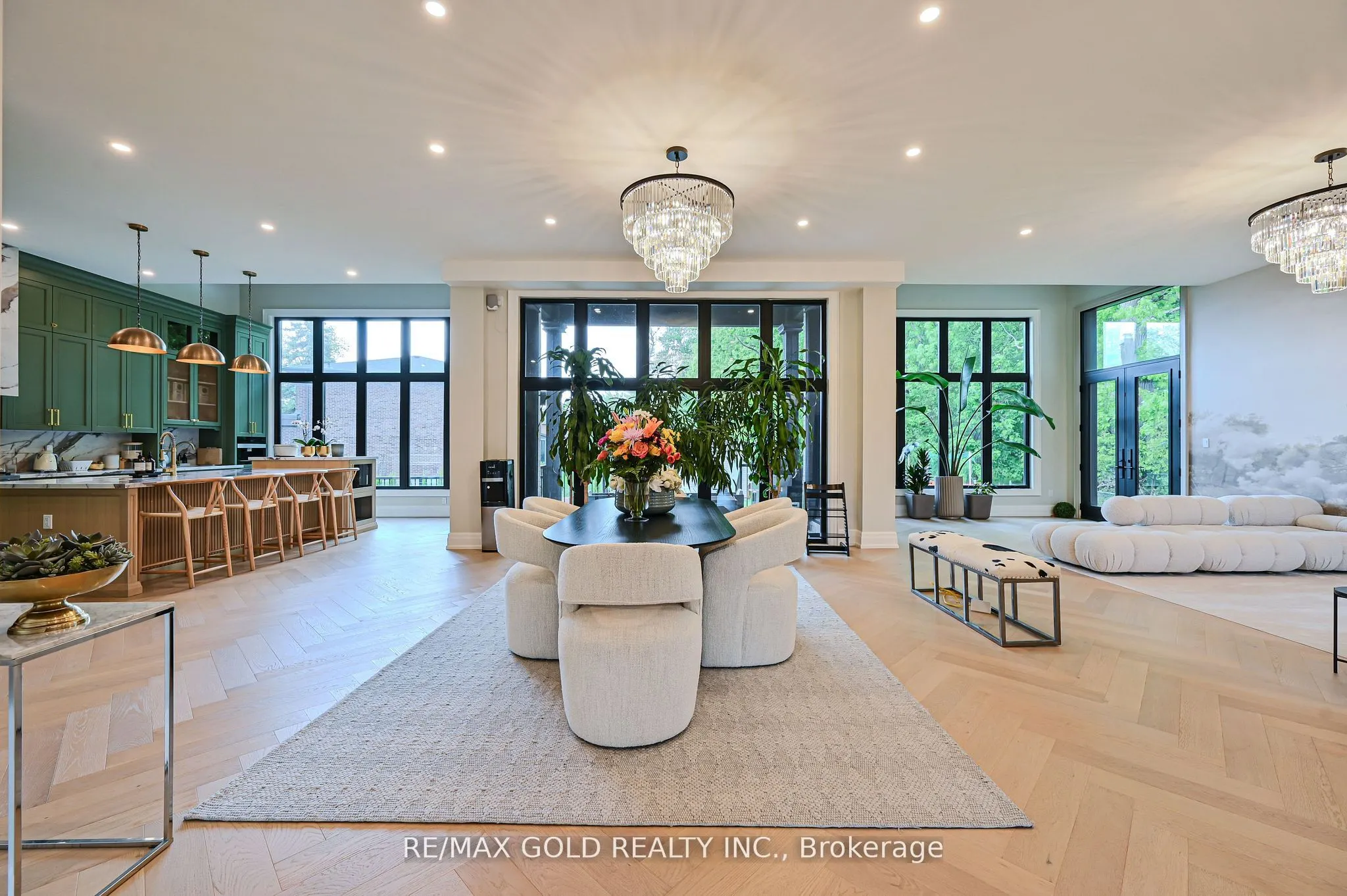 48 Sylvadene Parkway