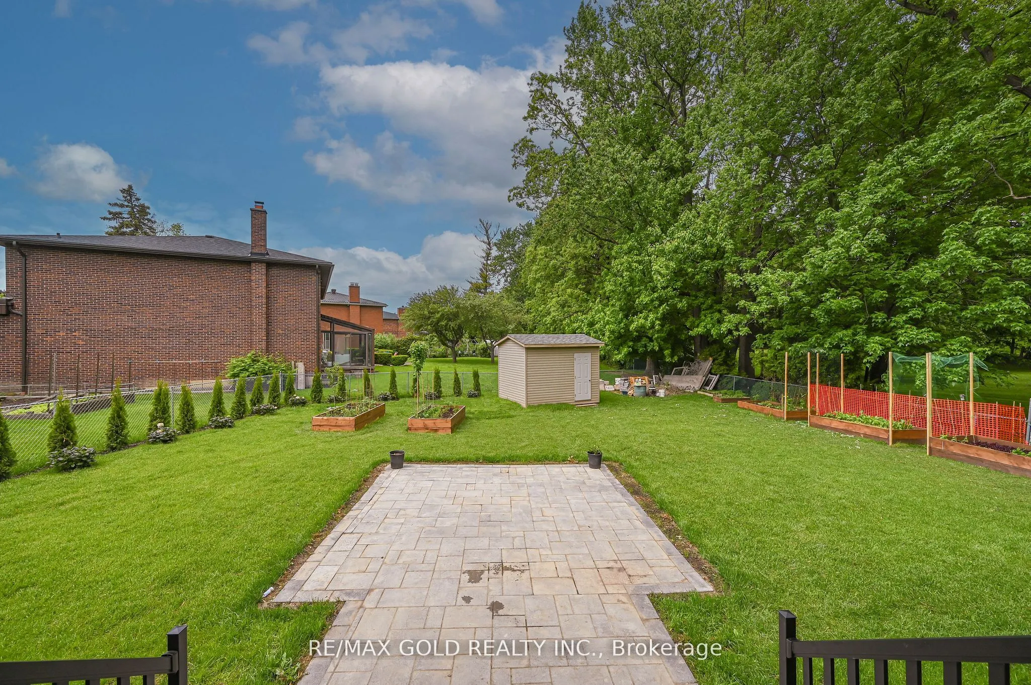 48 Sylvadene Parkway