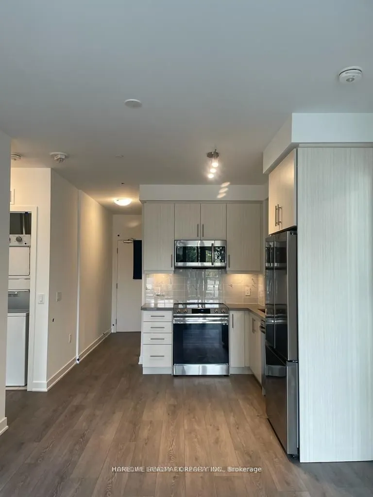 95 Oneida Crescent, #101