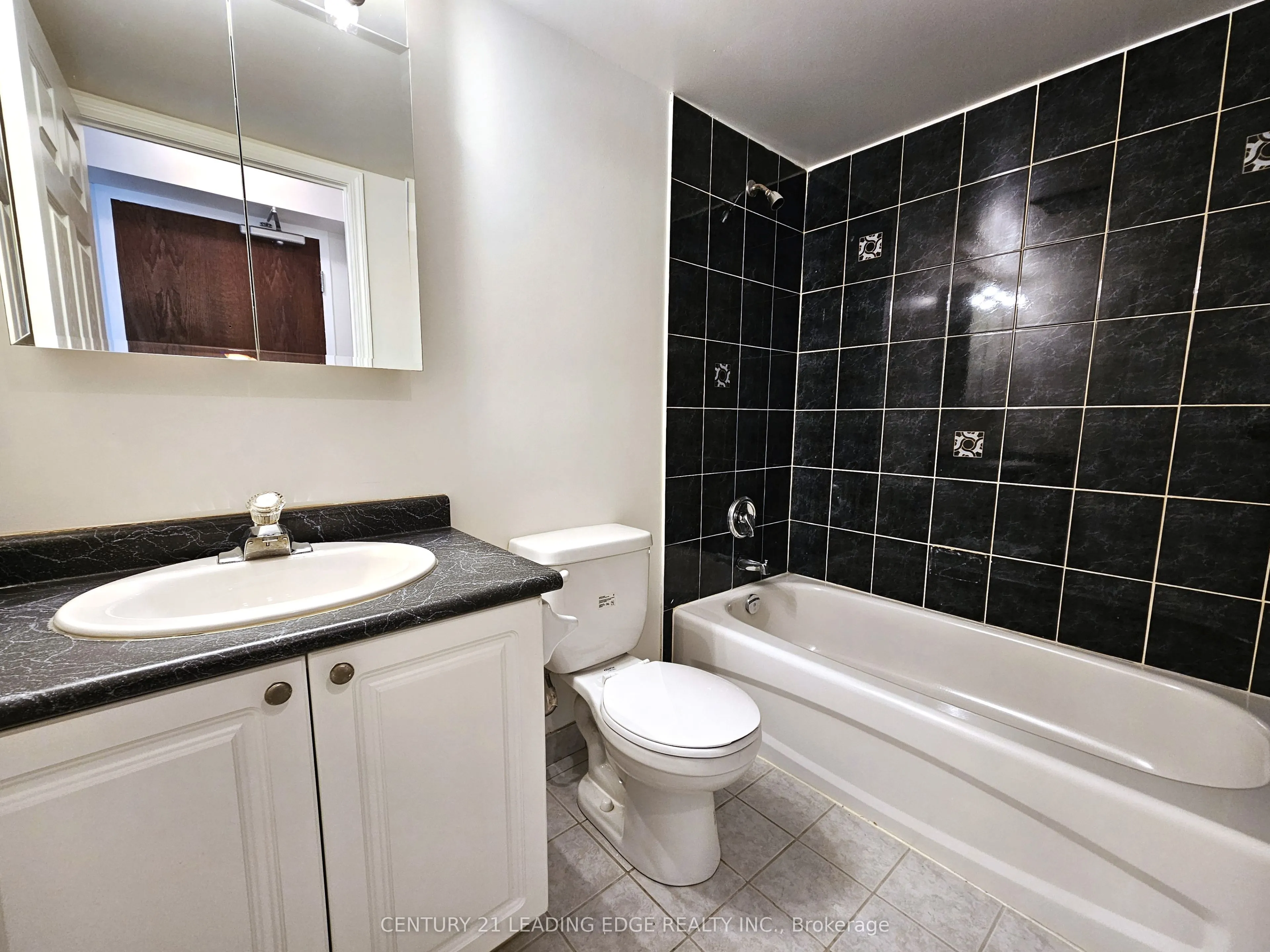 39 Oneida Crescent, #307