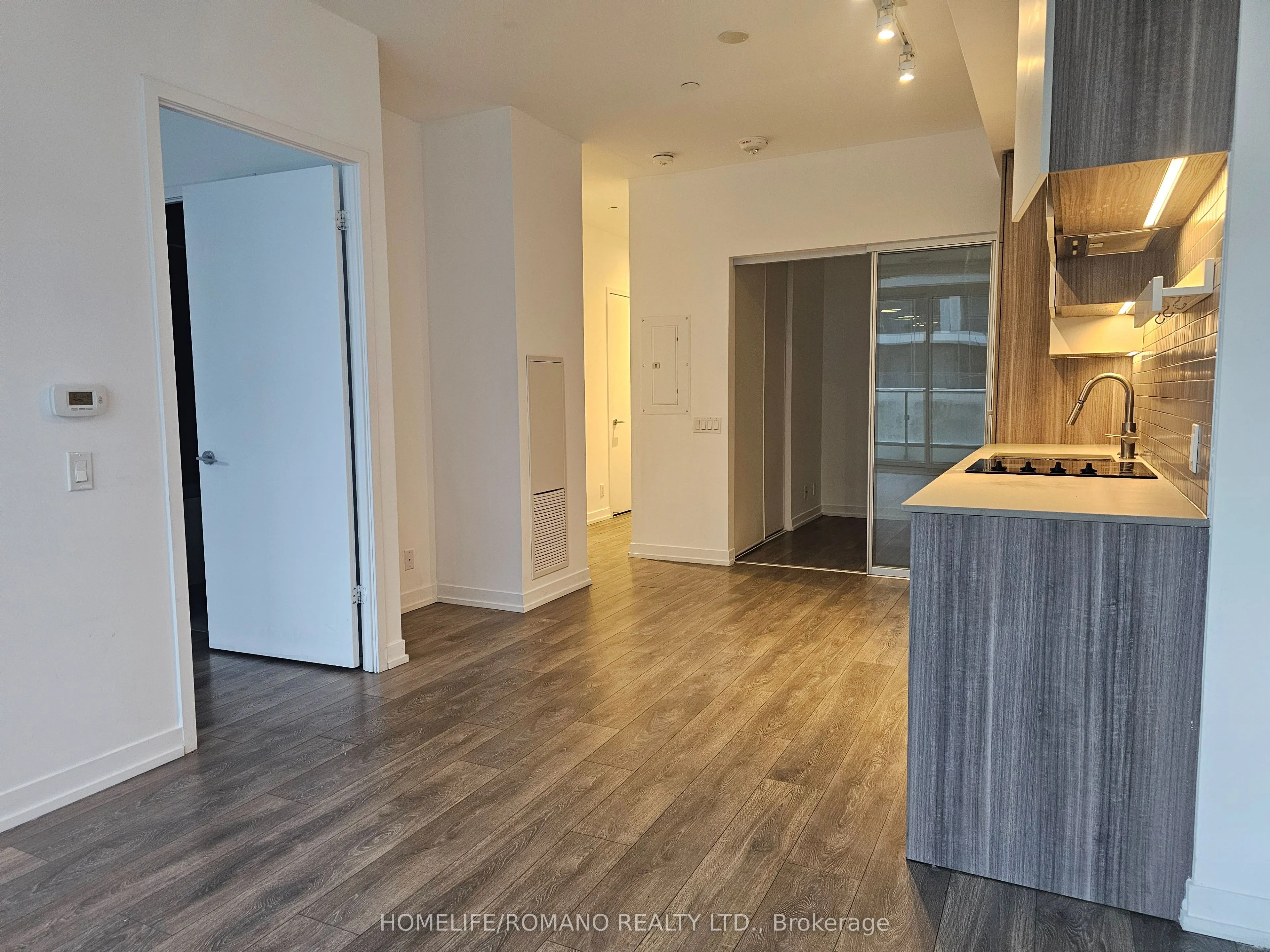 5 Buttermill Avenue, #503