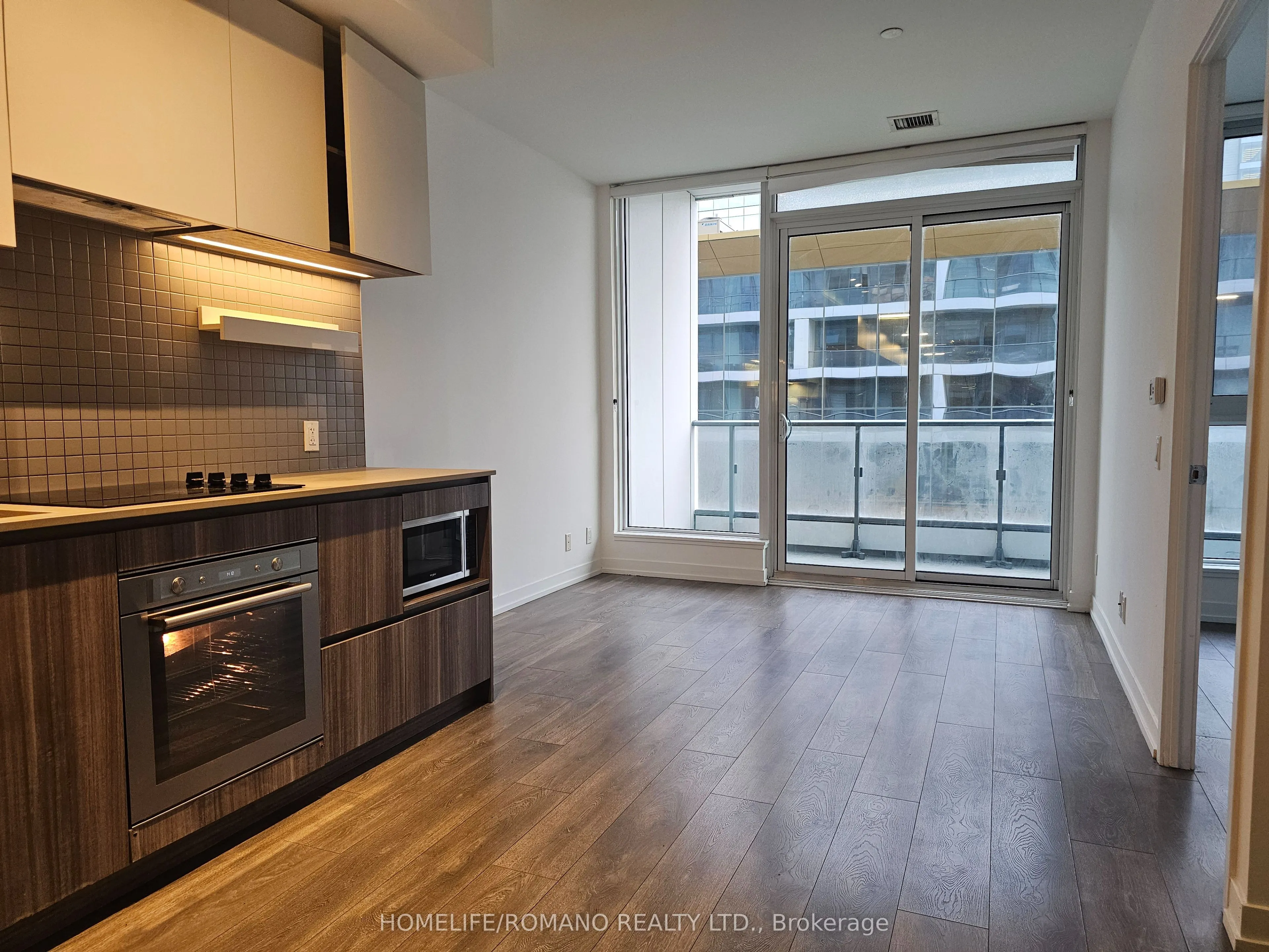 5 Buttermill Avenue, #503