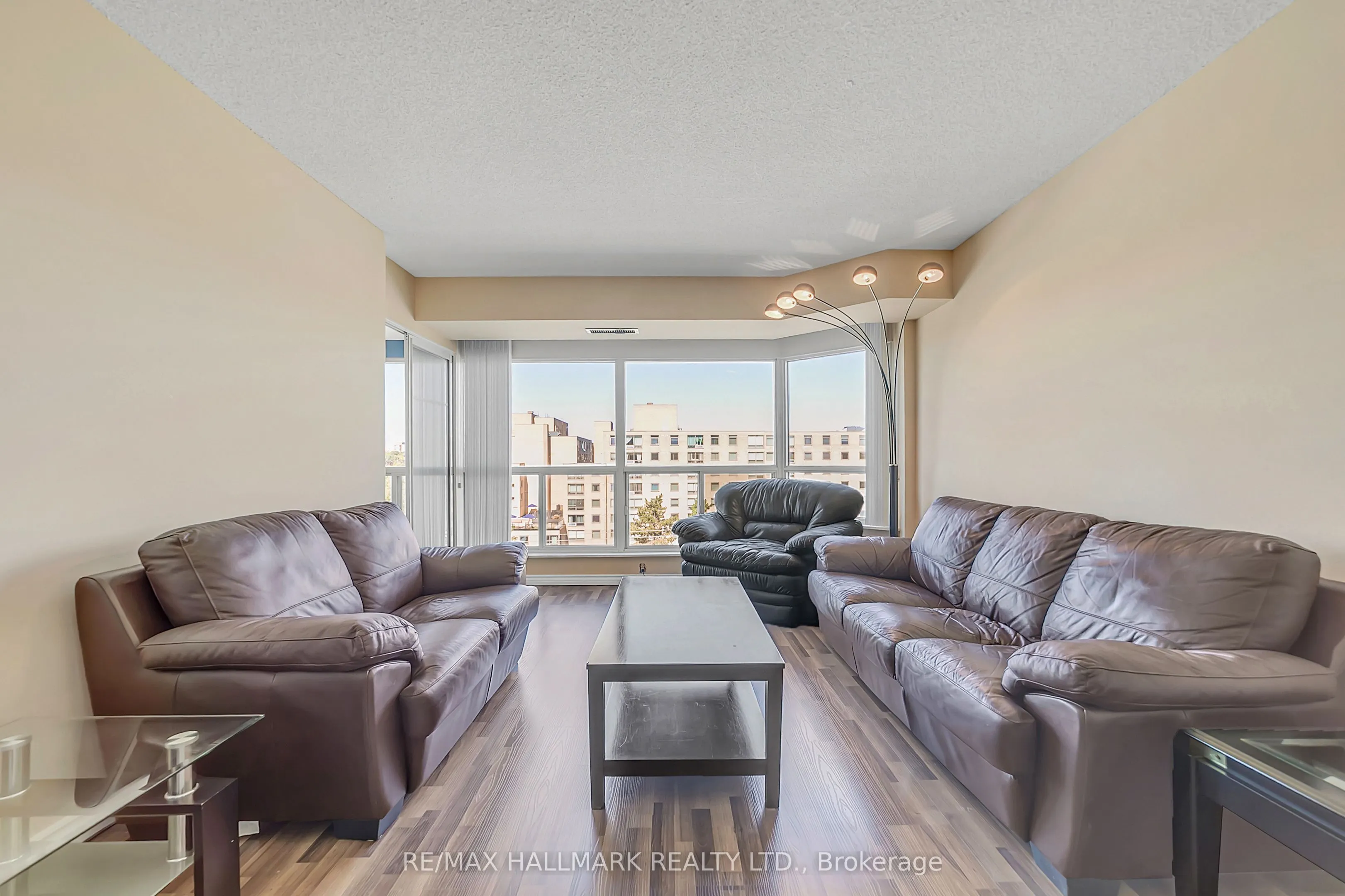 309 Major Mackenzie Drive E, #805