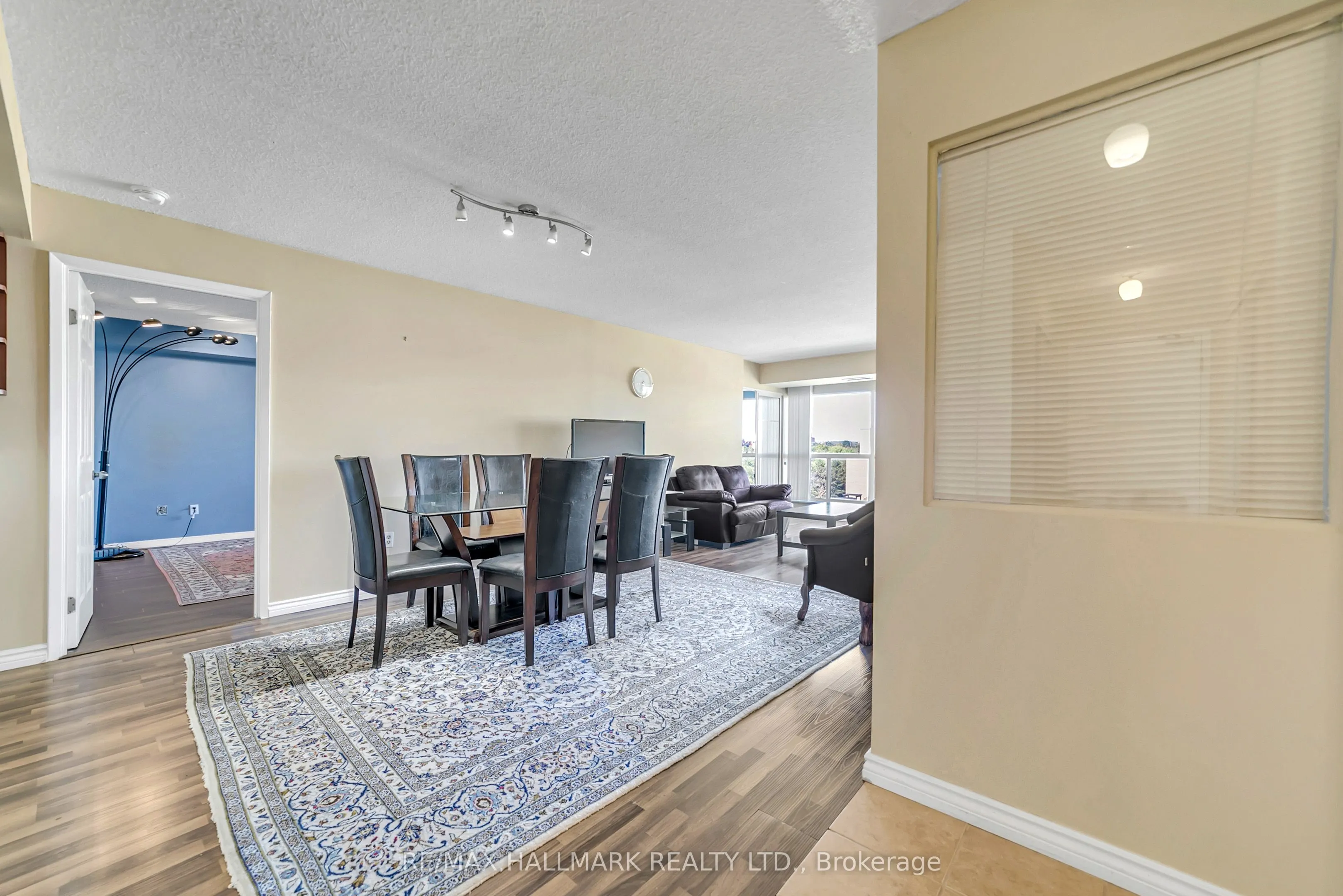 309 Major Mackenzie Drive E, #805