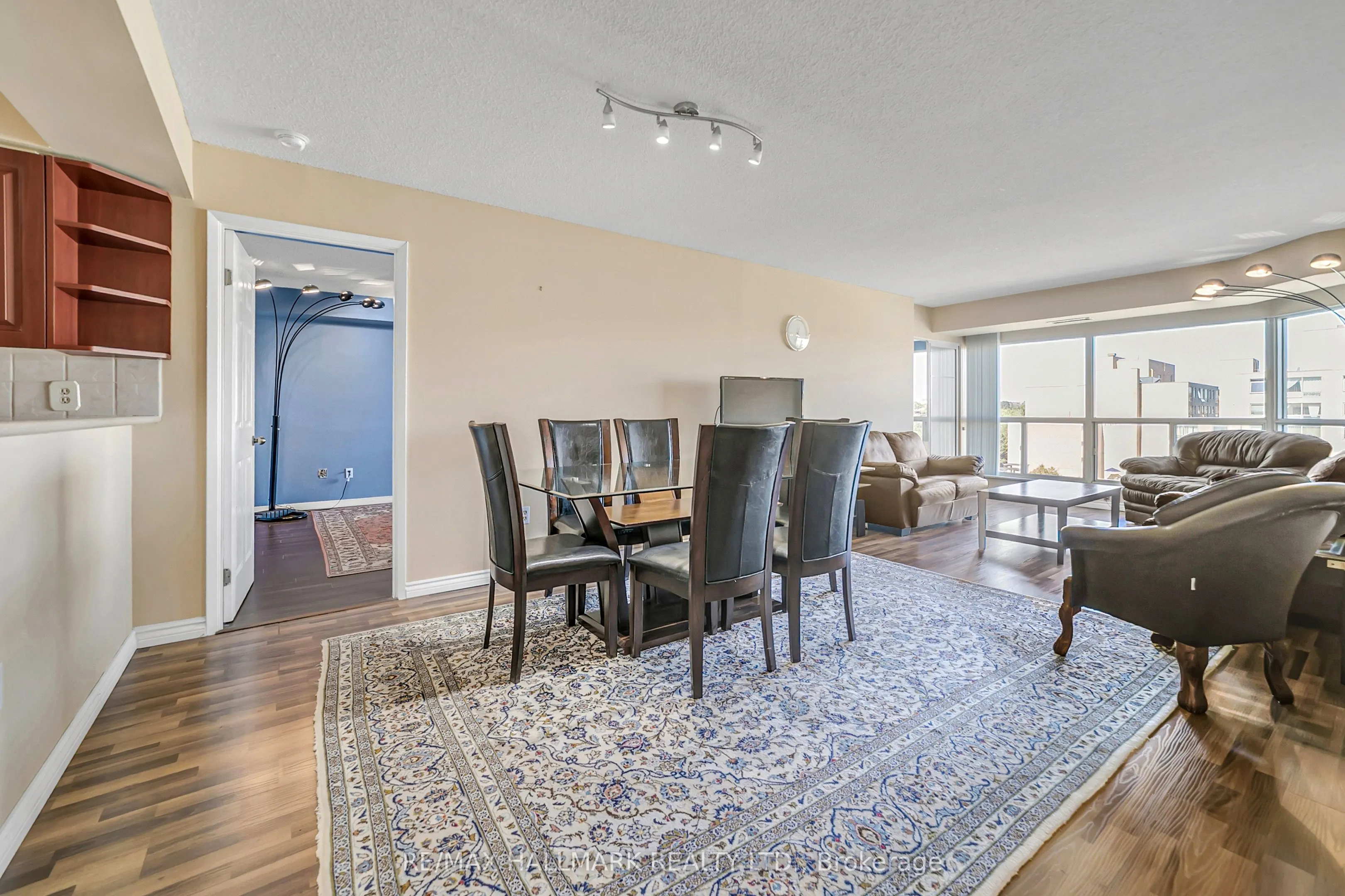 309 Major Mackenzie Drive E, #805