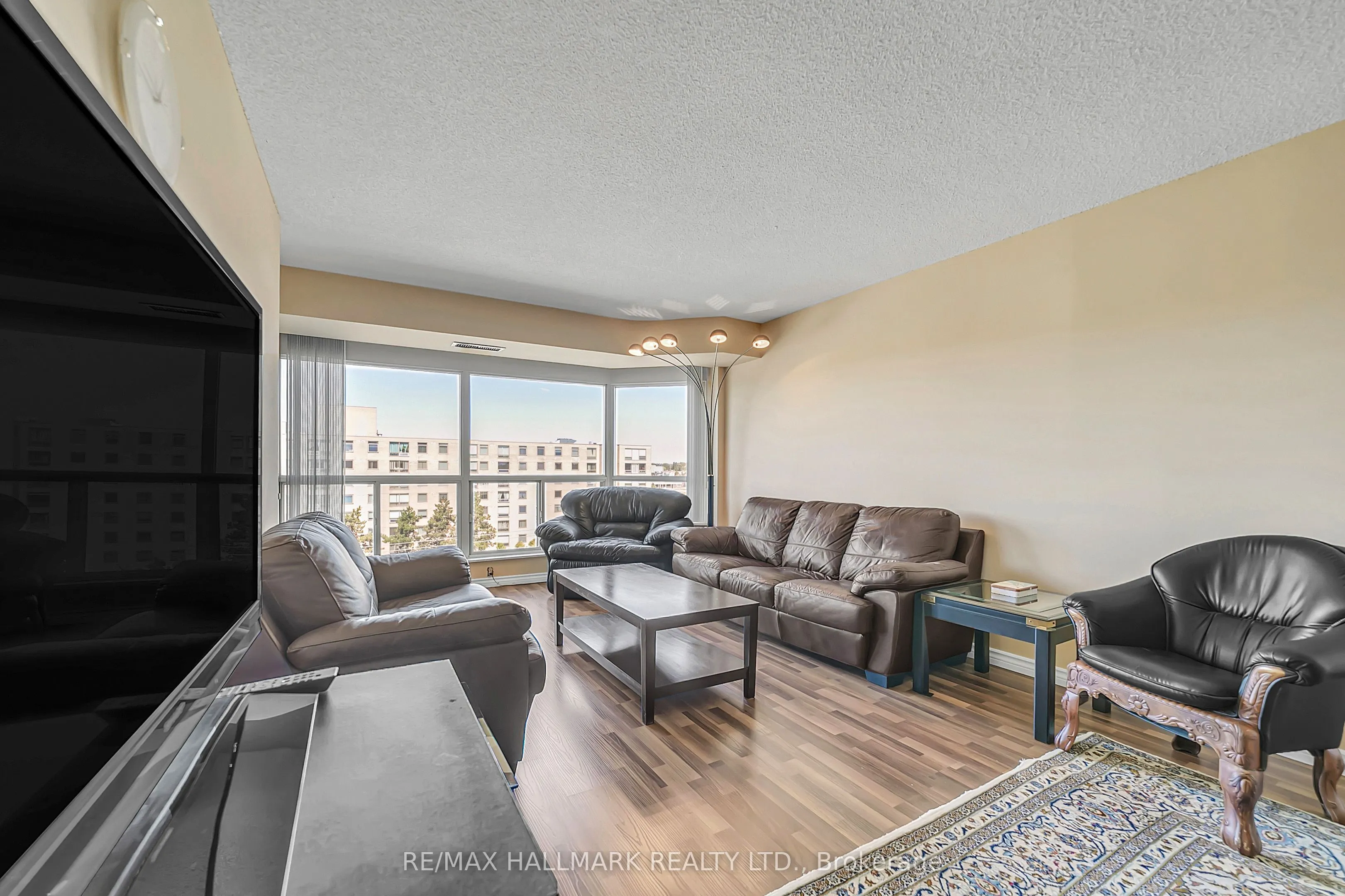 309 Major Mackenzie Drive E, #805