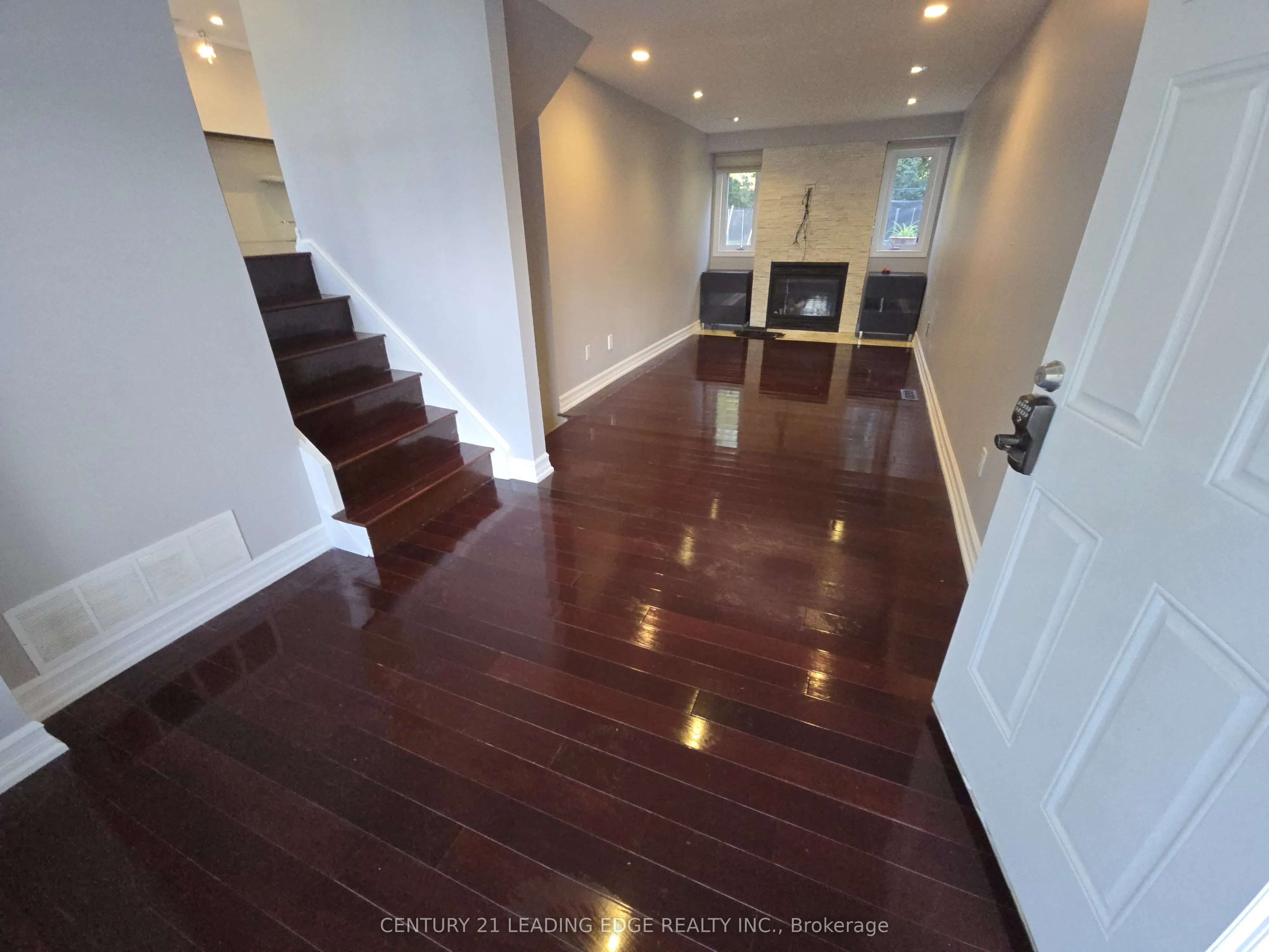 94 Fred Varley Drive