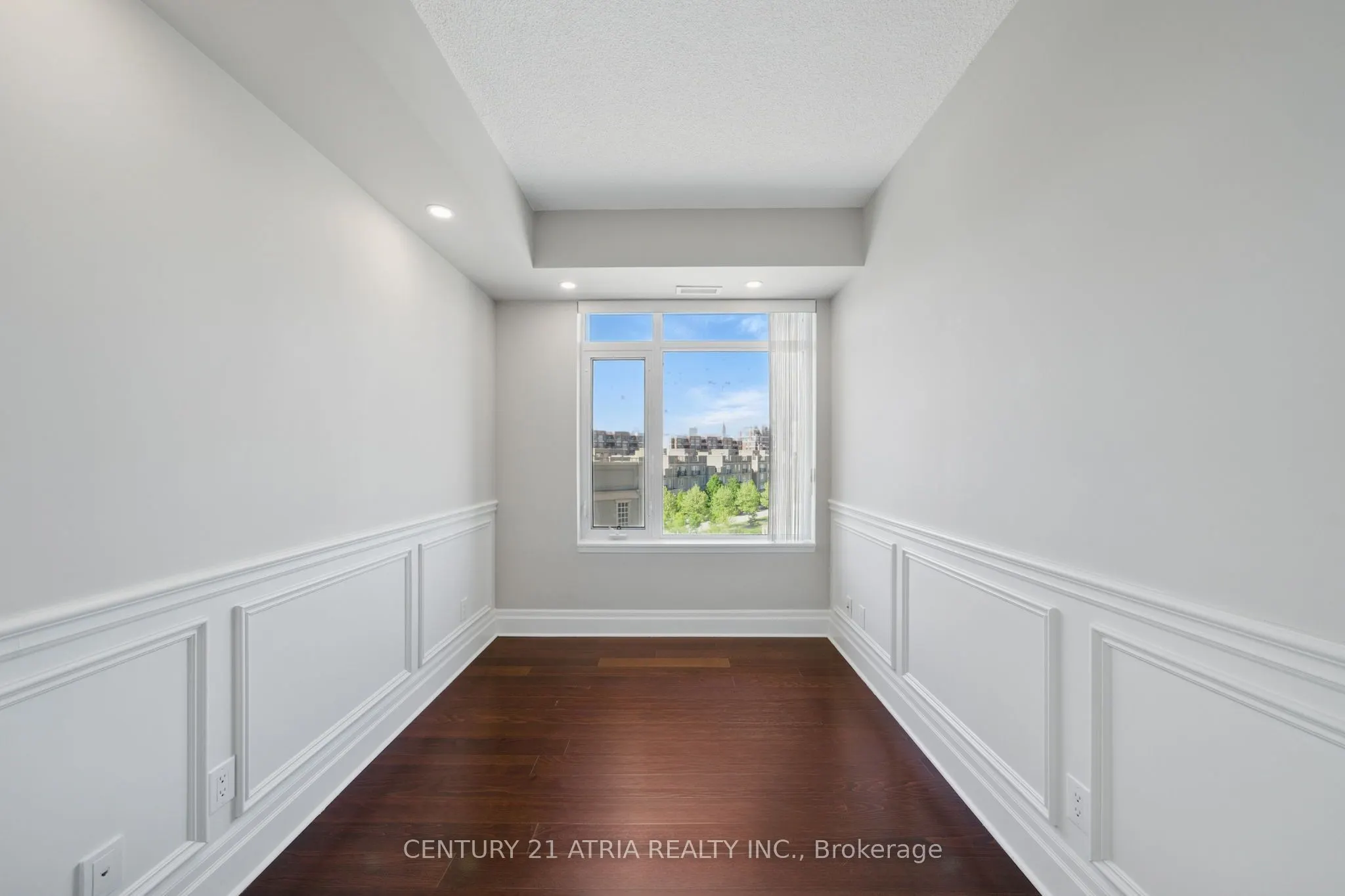 111 Upper duke Crescent, #502