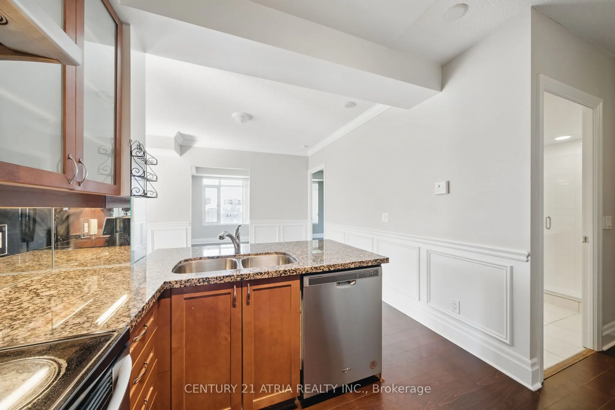 111 Upper duke Crescent, #502