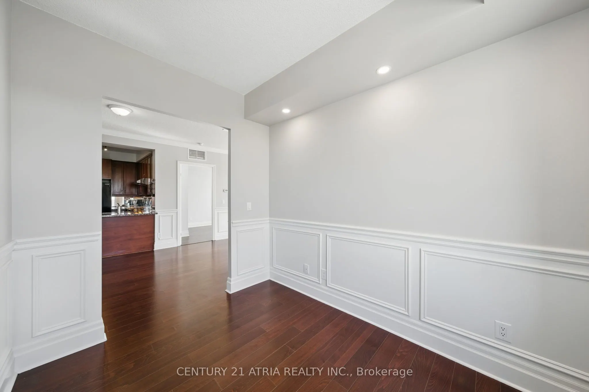 111 Upper duke Crescent, #502