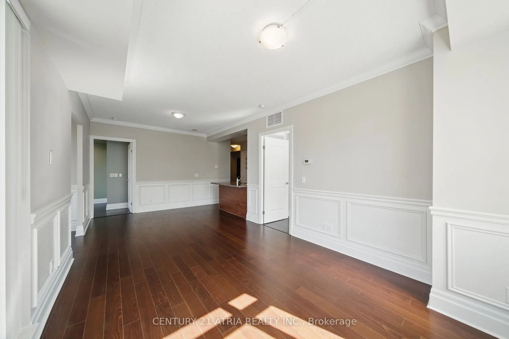 111 Upper duke Crescent, #502