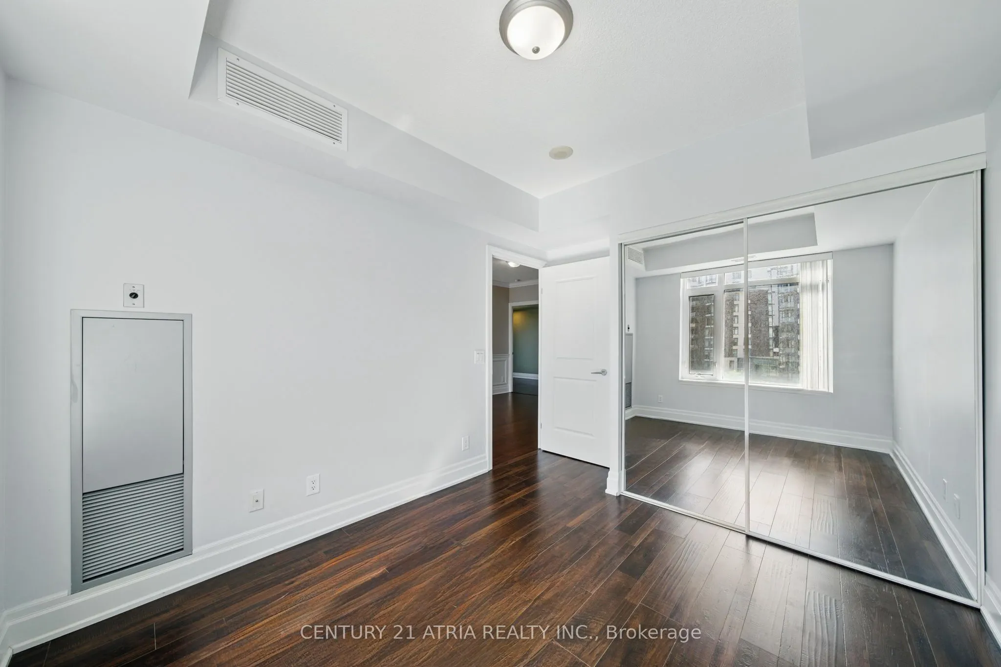 111 Upper duke Crescent, #502