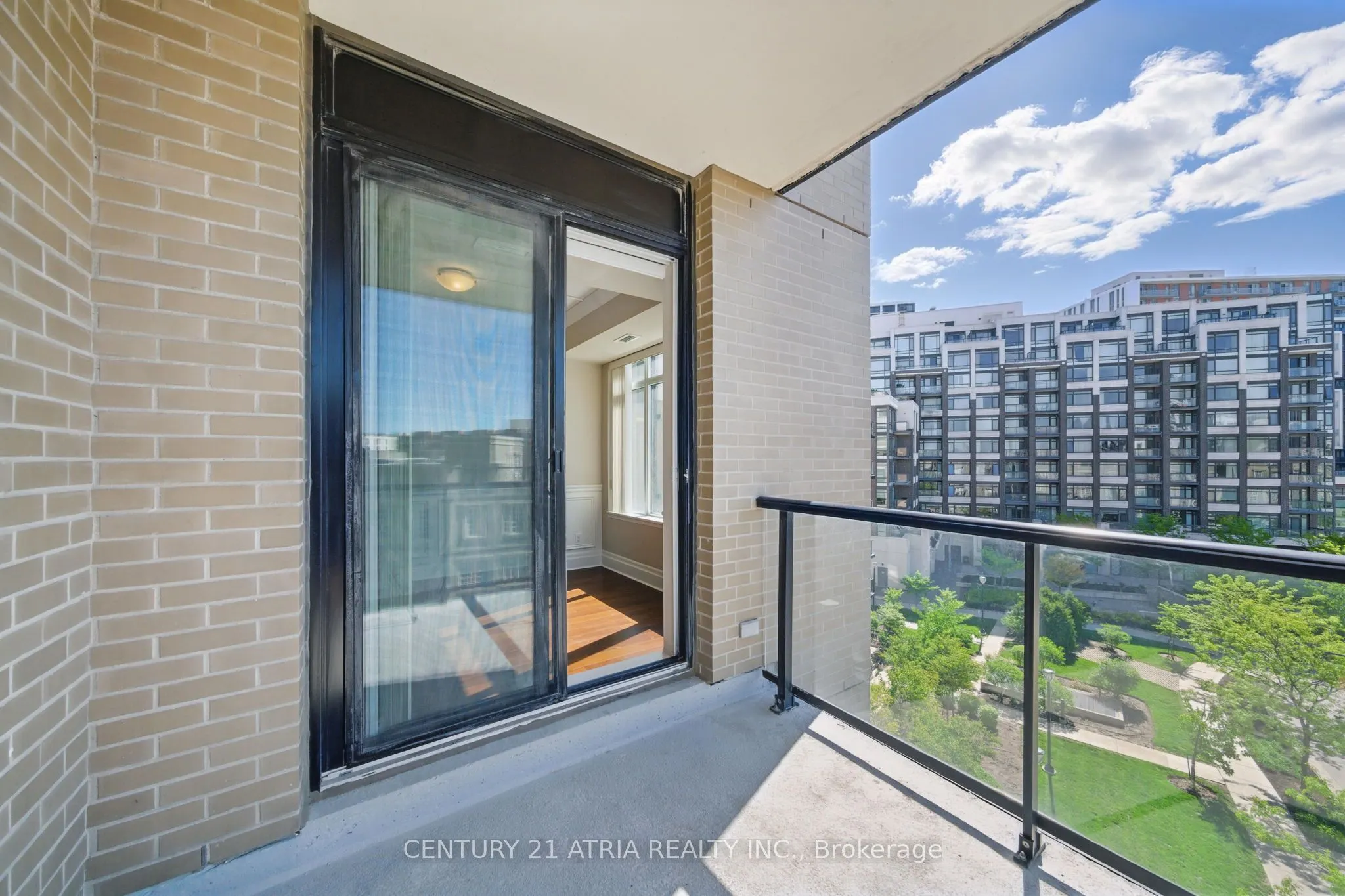111 Upper duke Crescent, #502