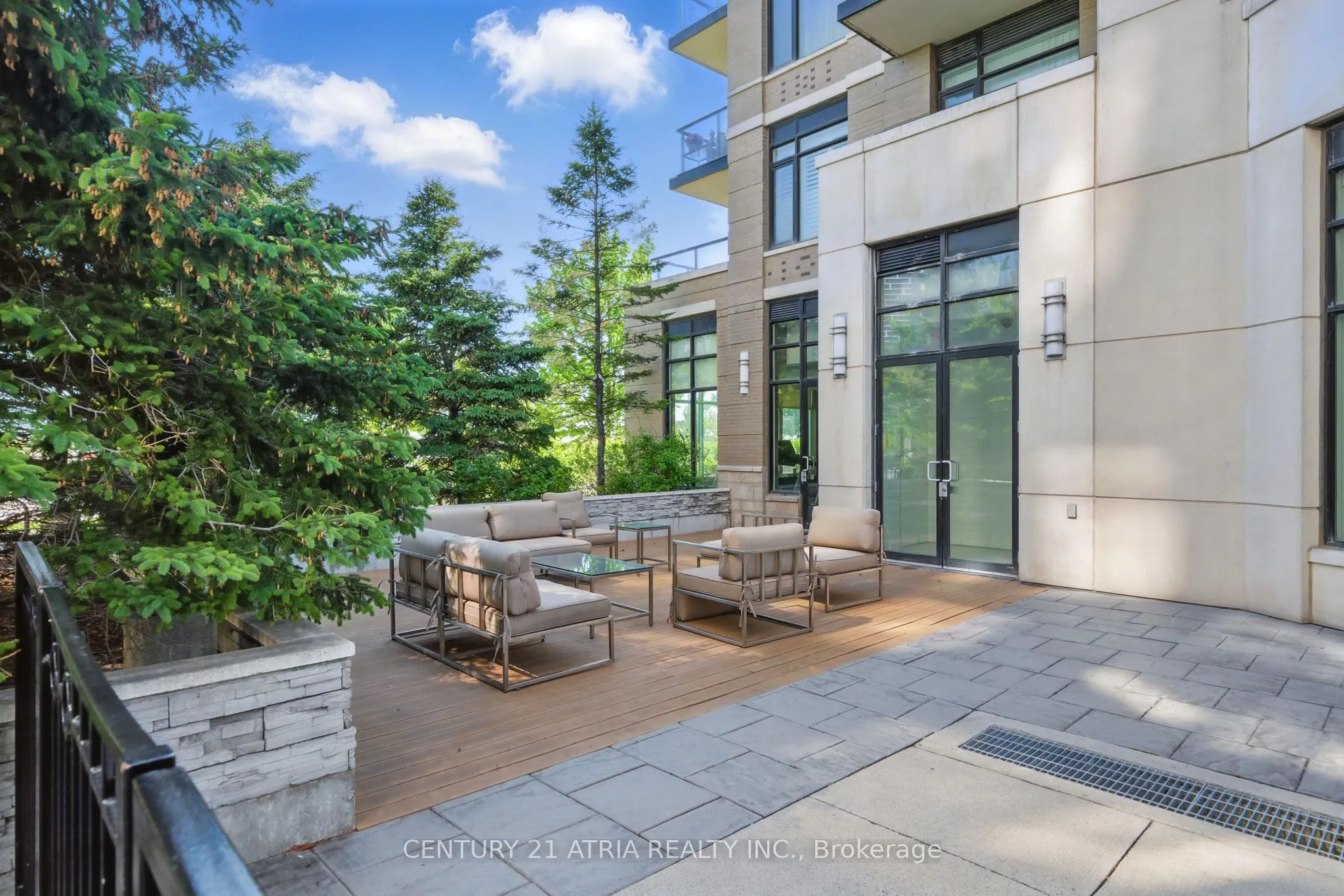 111 Upper duke Crescent, #502