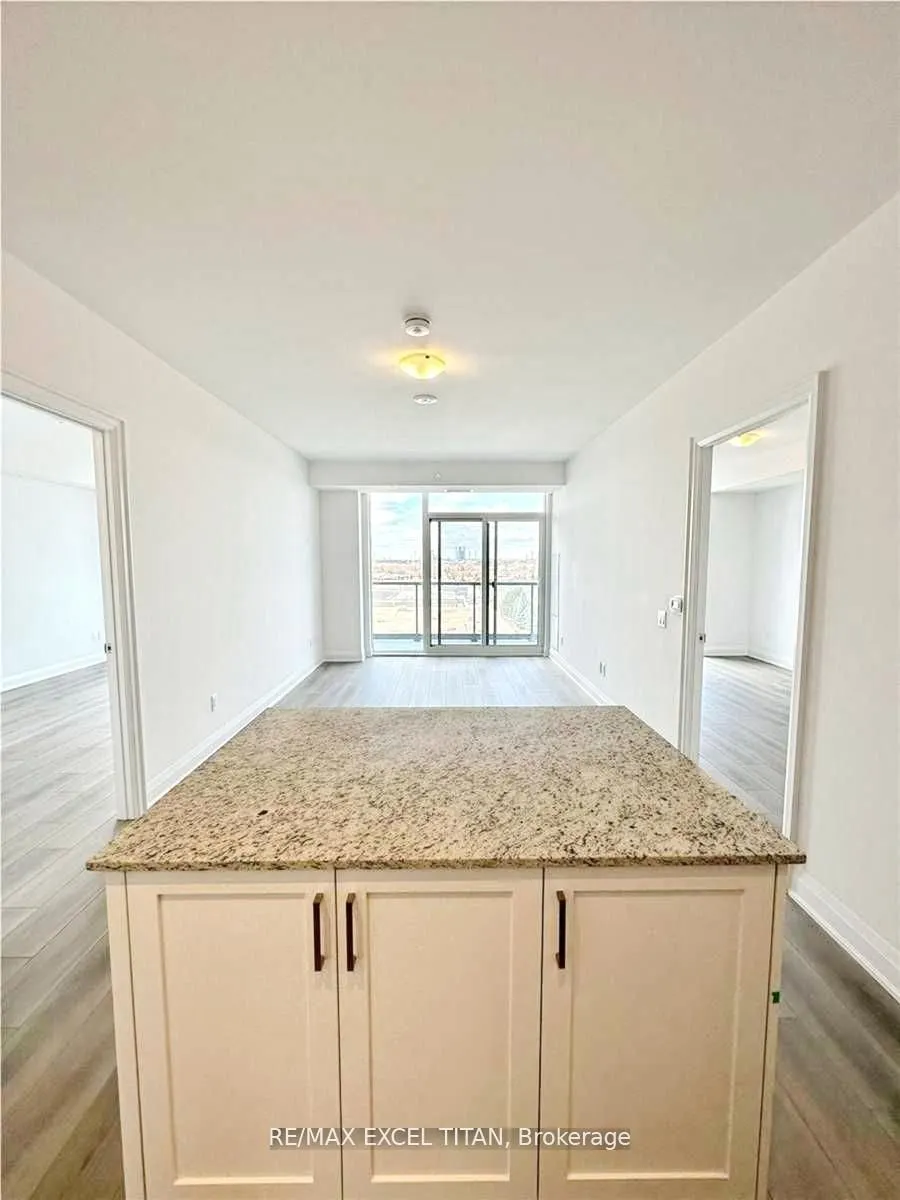 10 Gatineau Drive, #712