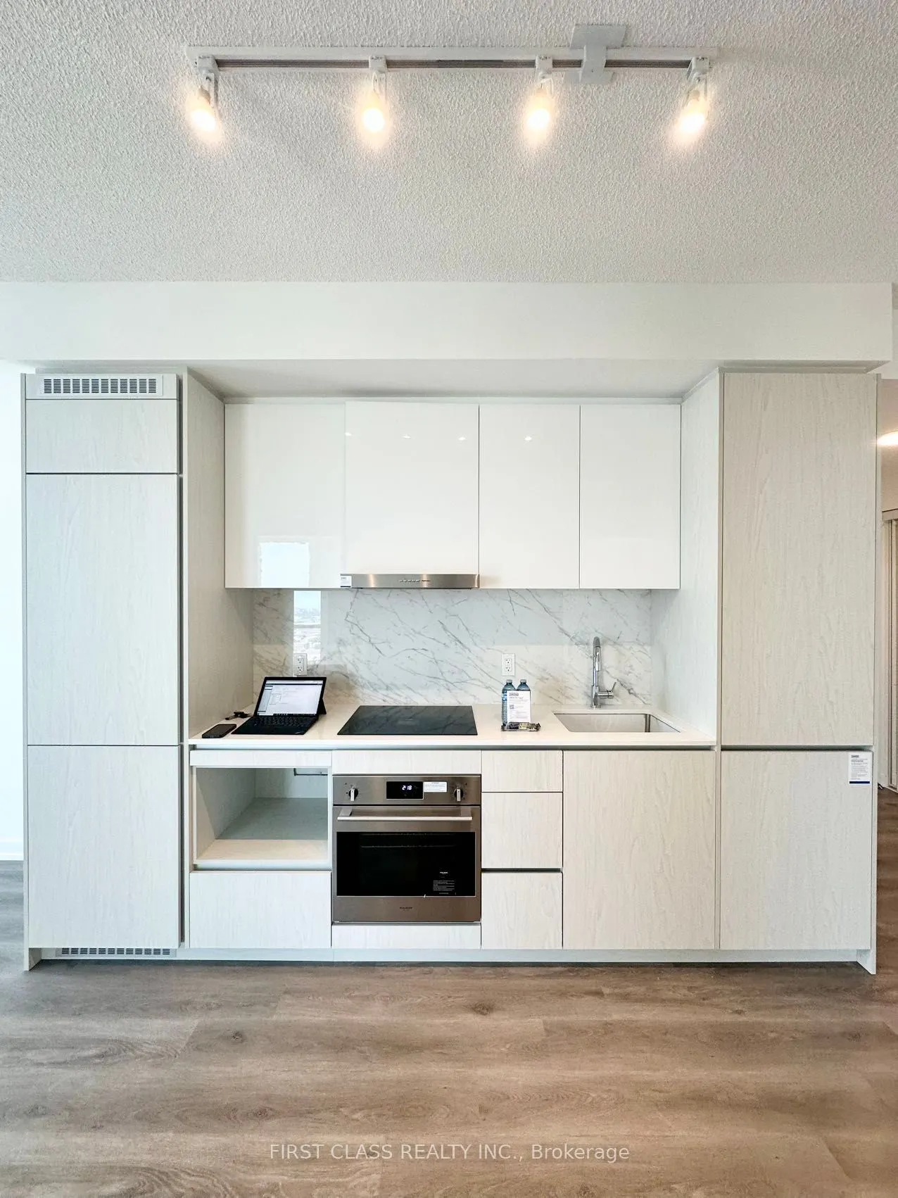 28 Interchange Way, #3310