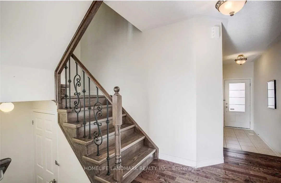 19 Beehive Lane E