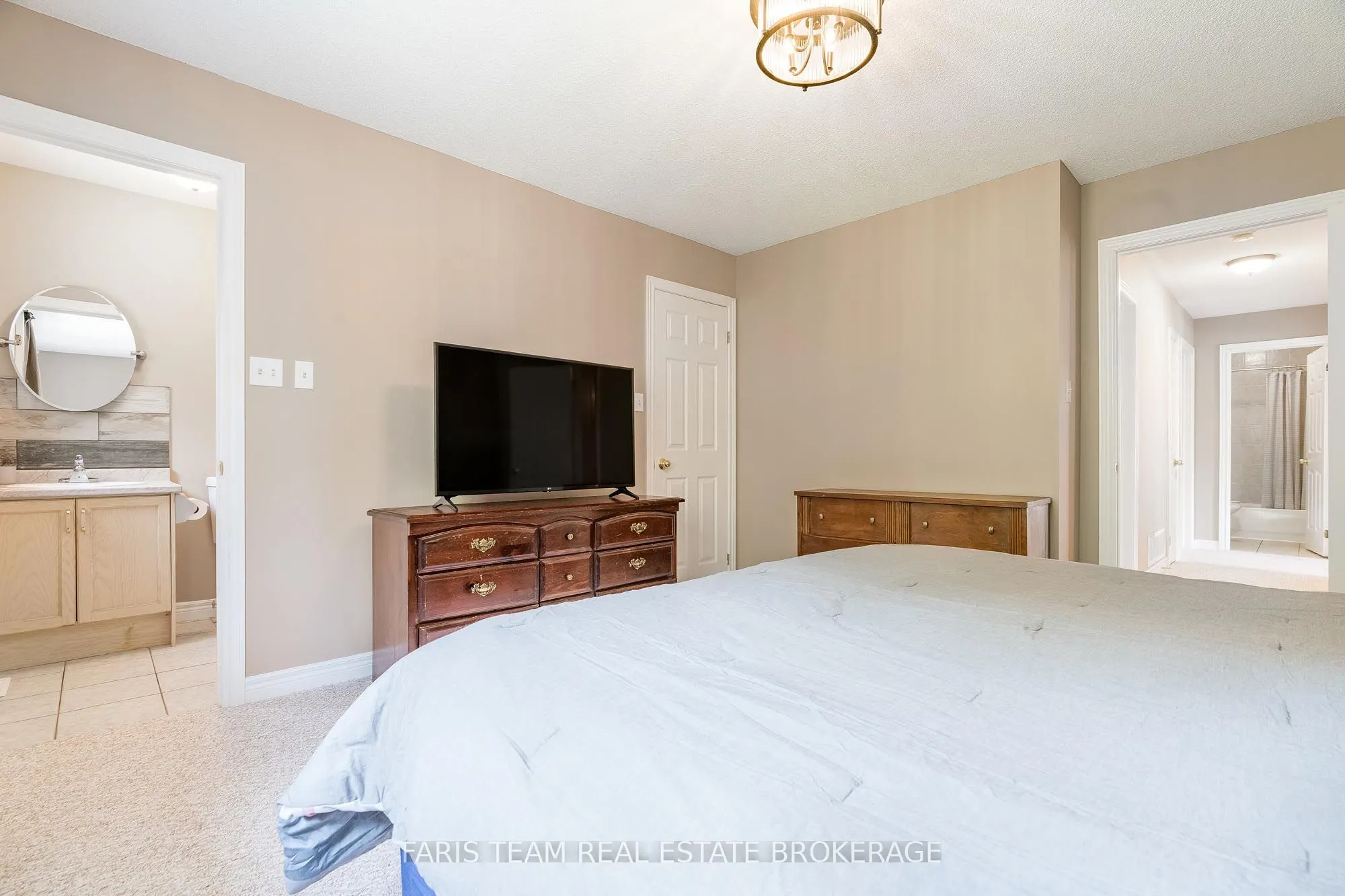 1006 Leslie Drive