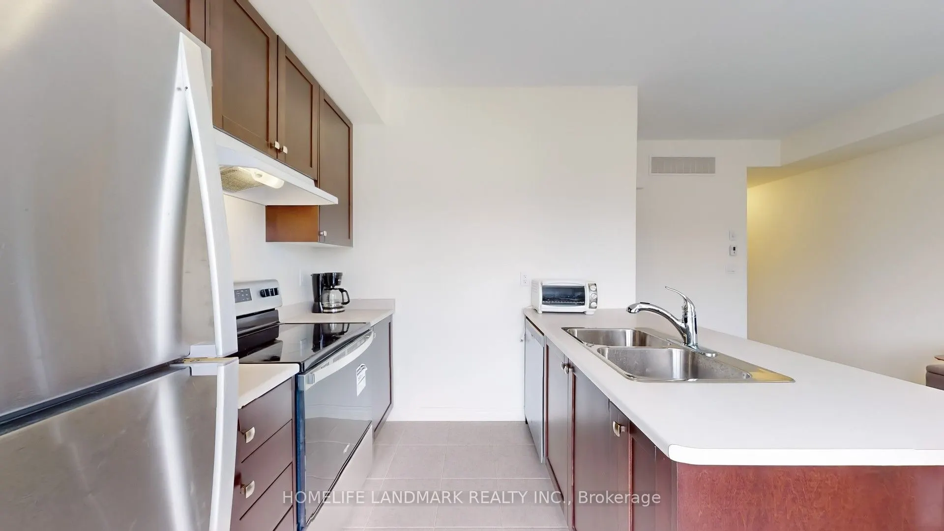 9452 Bayview Avenue, #Coach