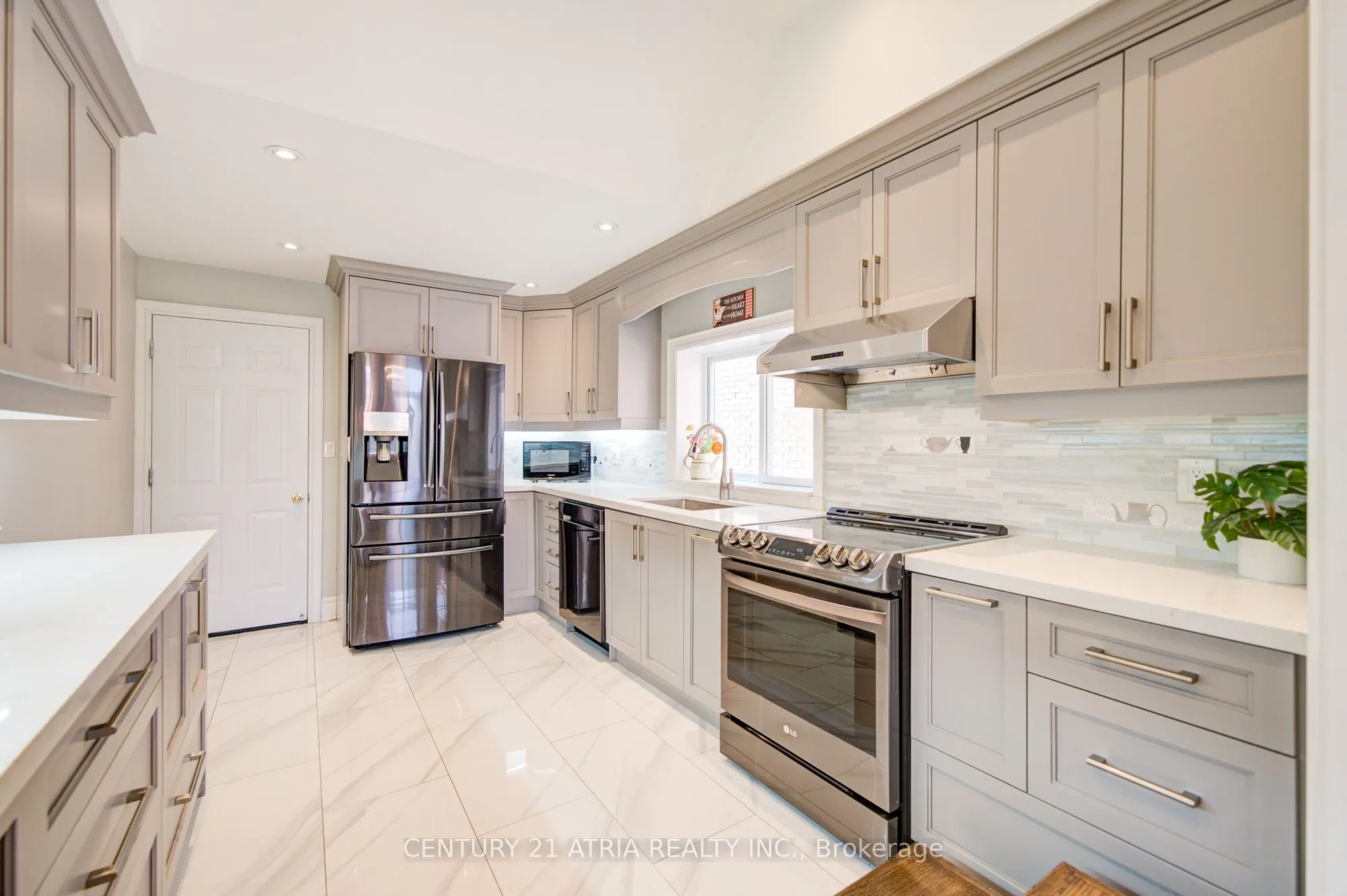 22 Peninsula Crescent