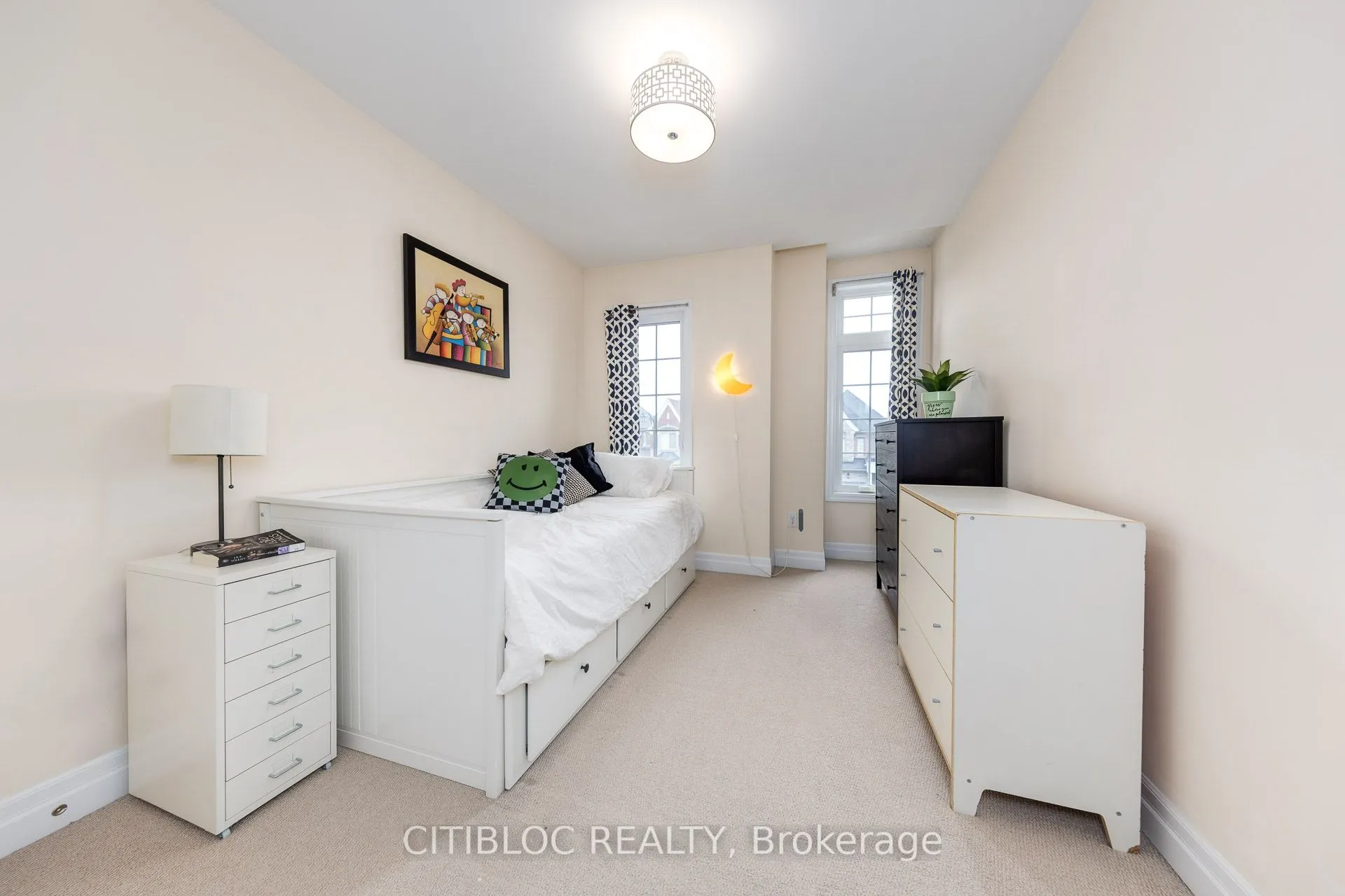 25 Claudview Street
