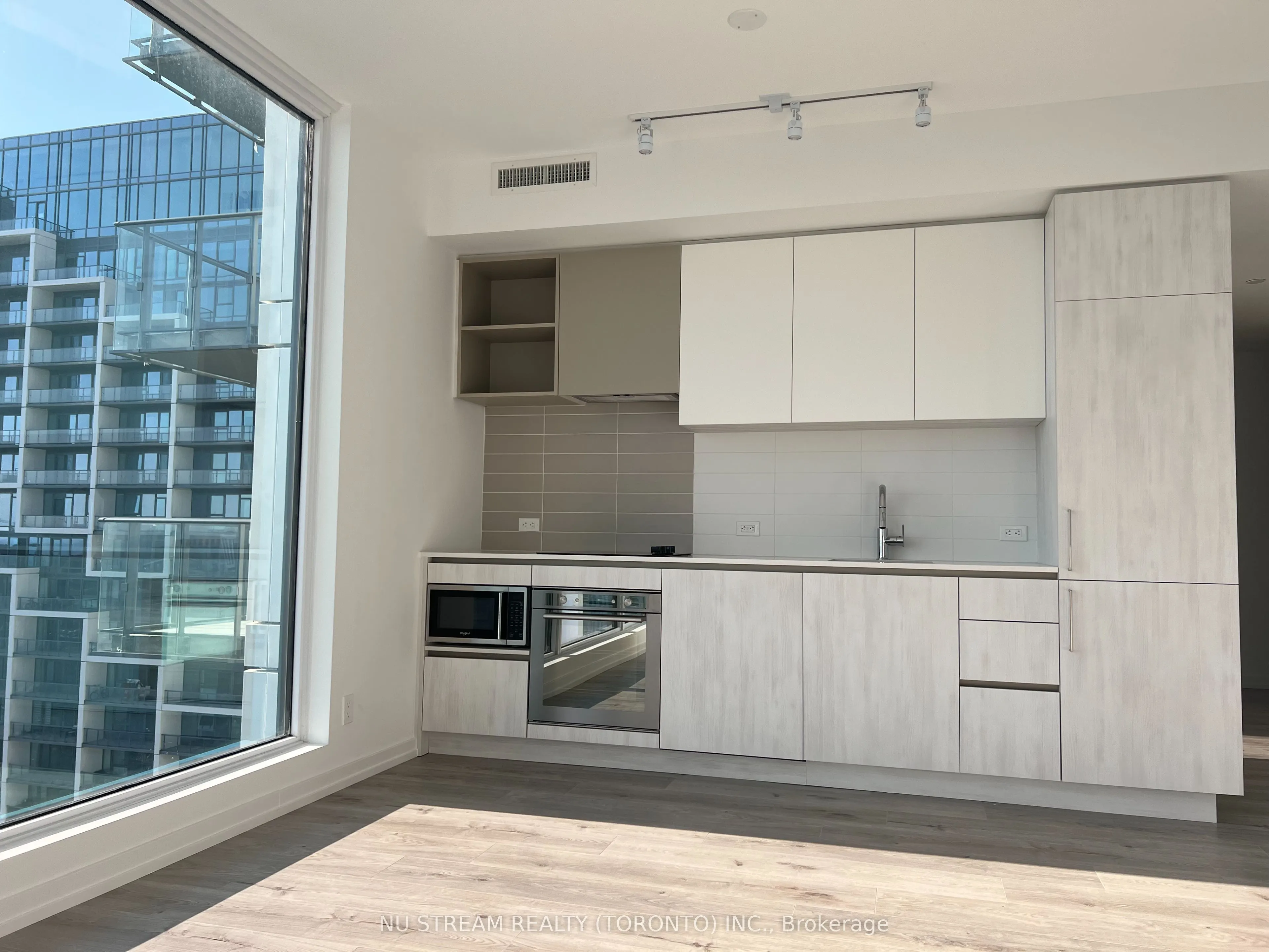 7890 Jane Street, #4502