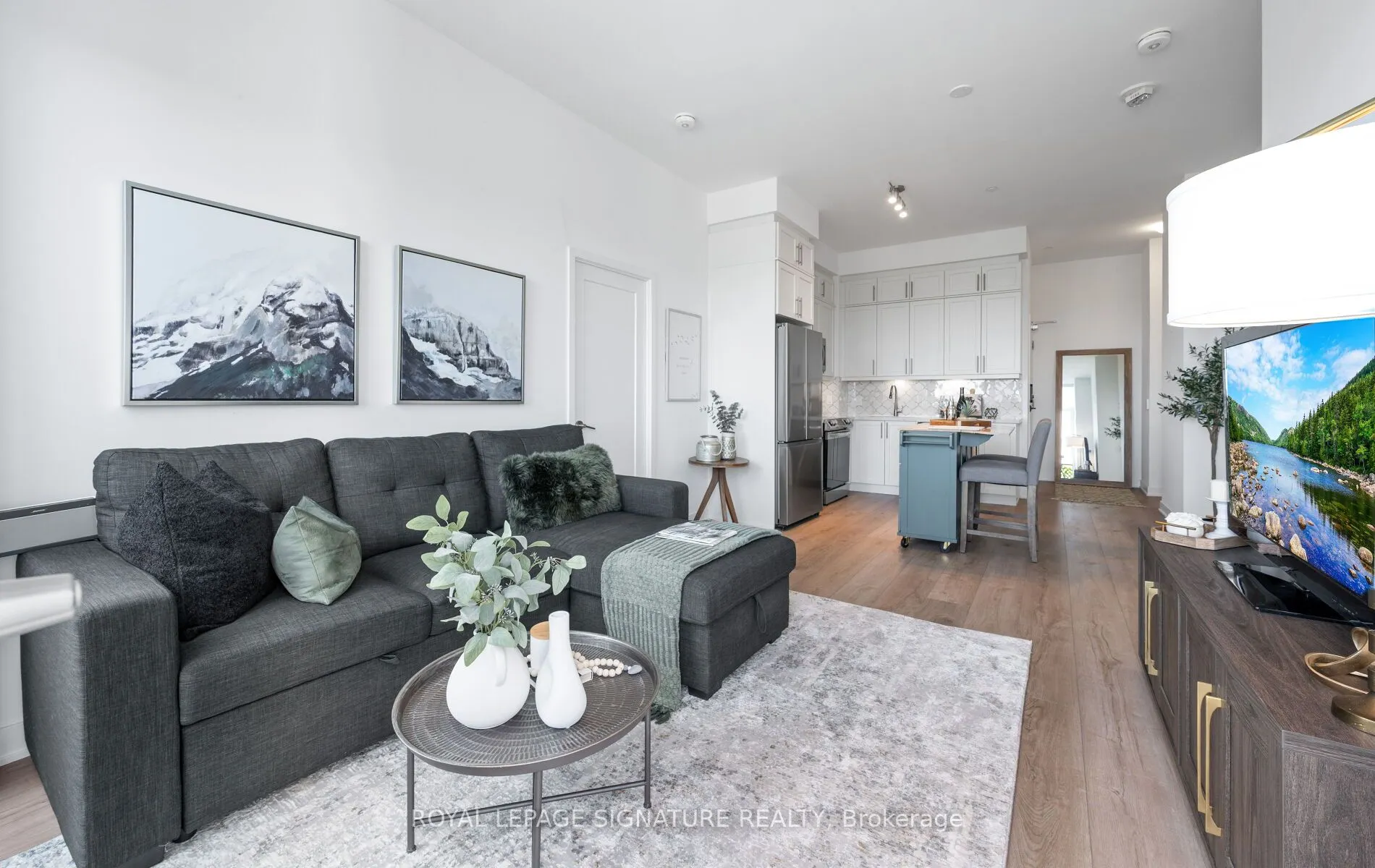 105 Oneida Crescent, #PH07