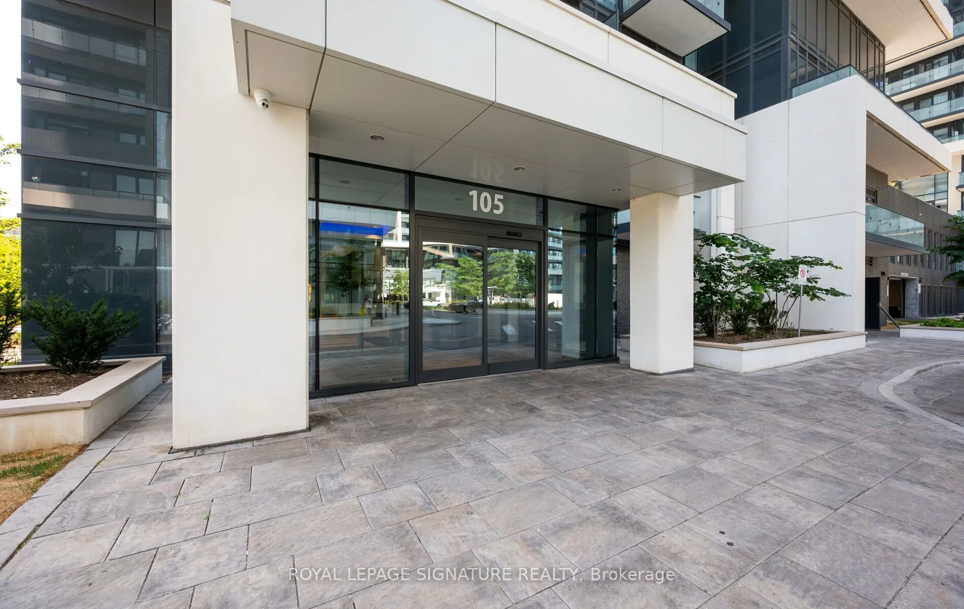 105 Oneida Crescent, #PH07