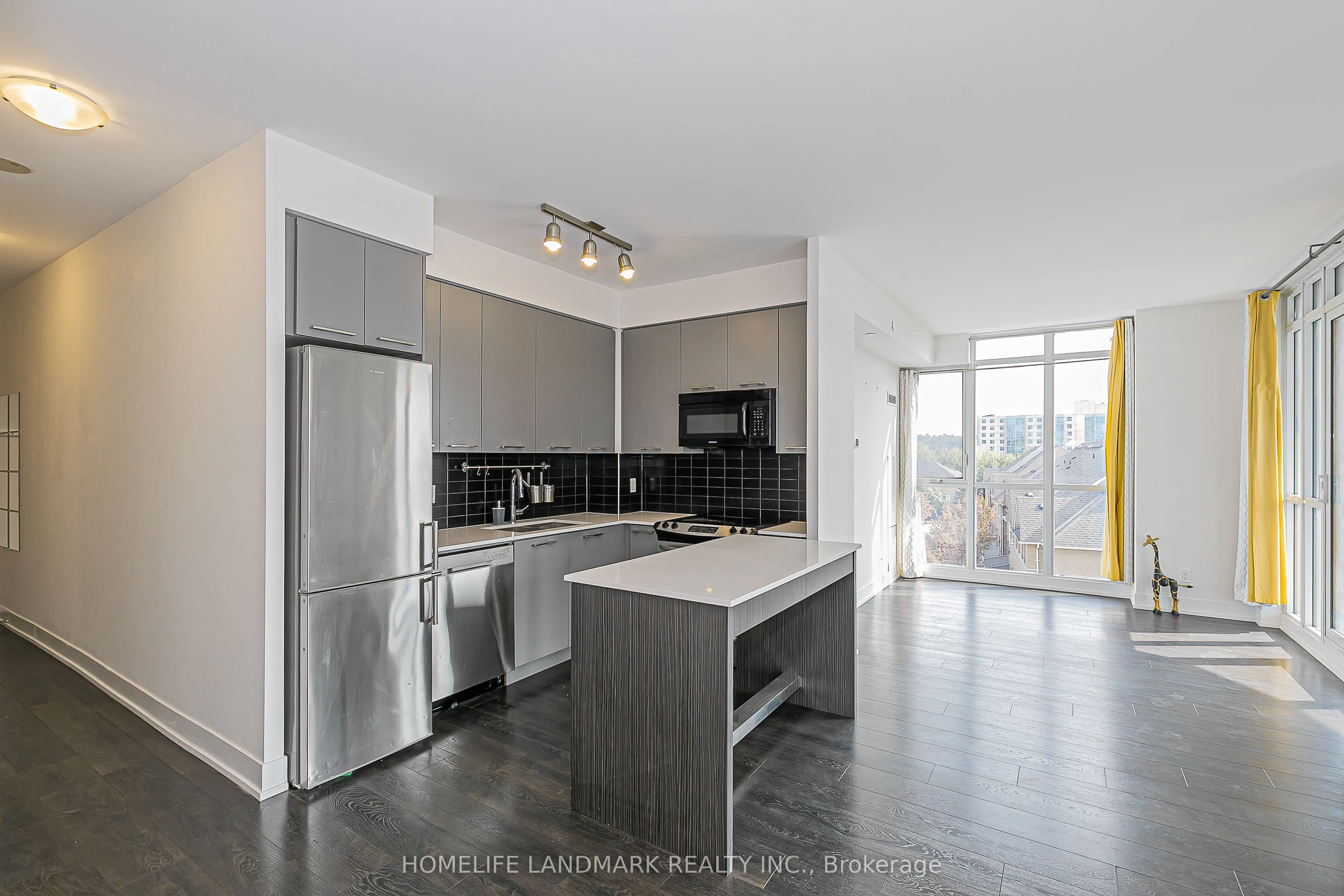 9471 Yonge Street, #503