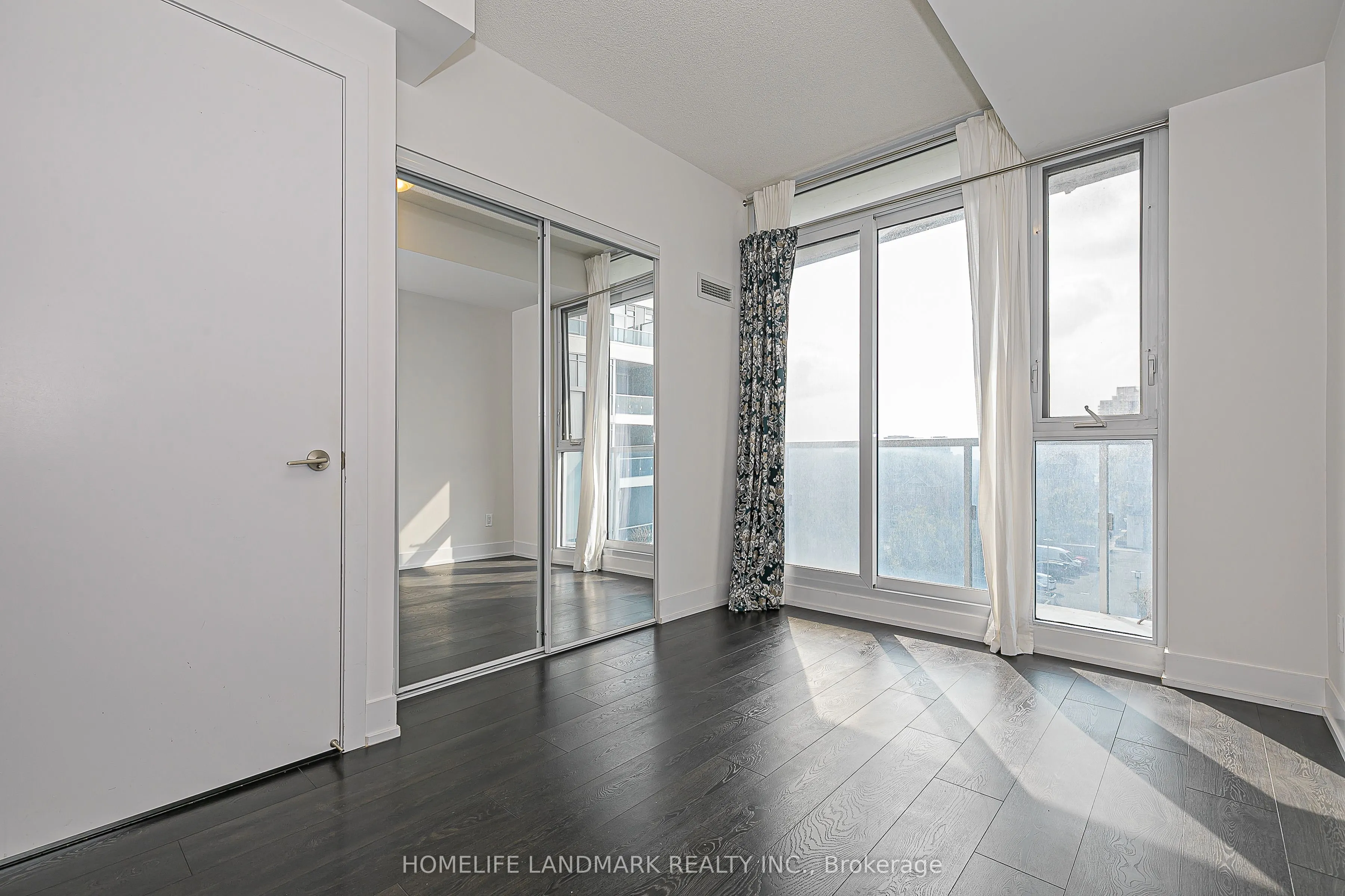 9471 Yonge Street, #503