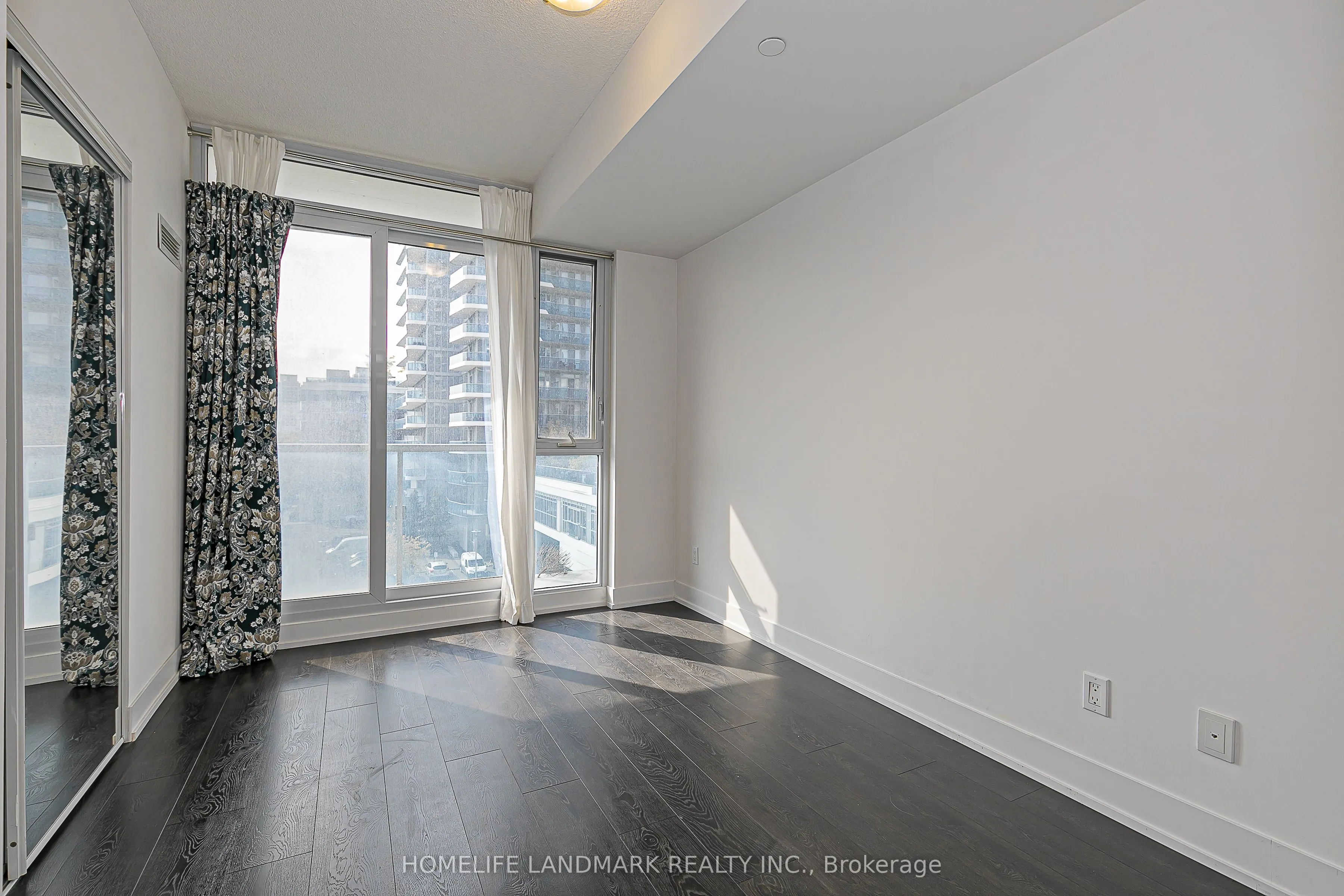 9471 Yonge Street, #503