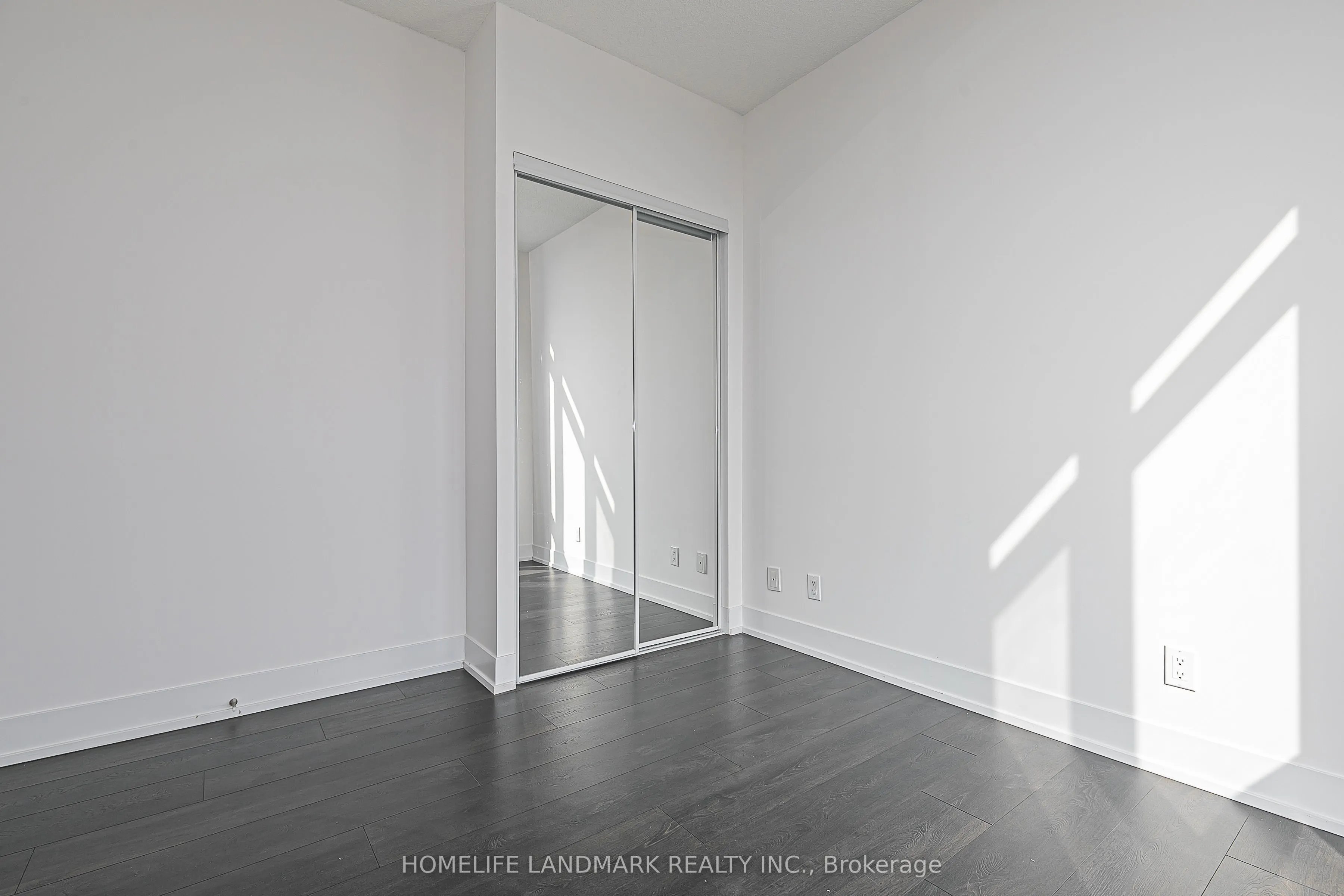 9471 Yonge Street, #503