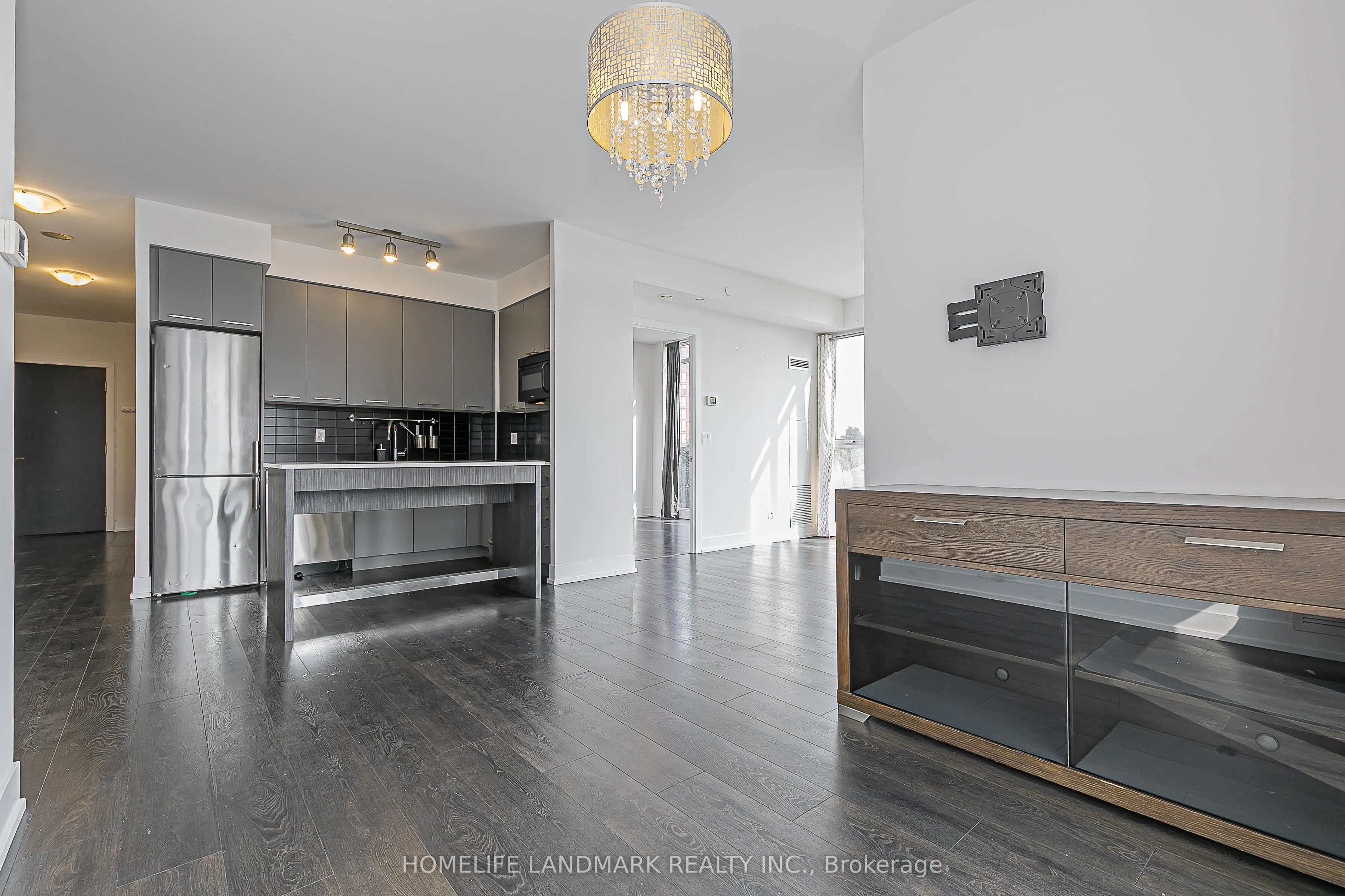 9471 Yonge Street, #503