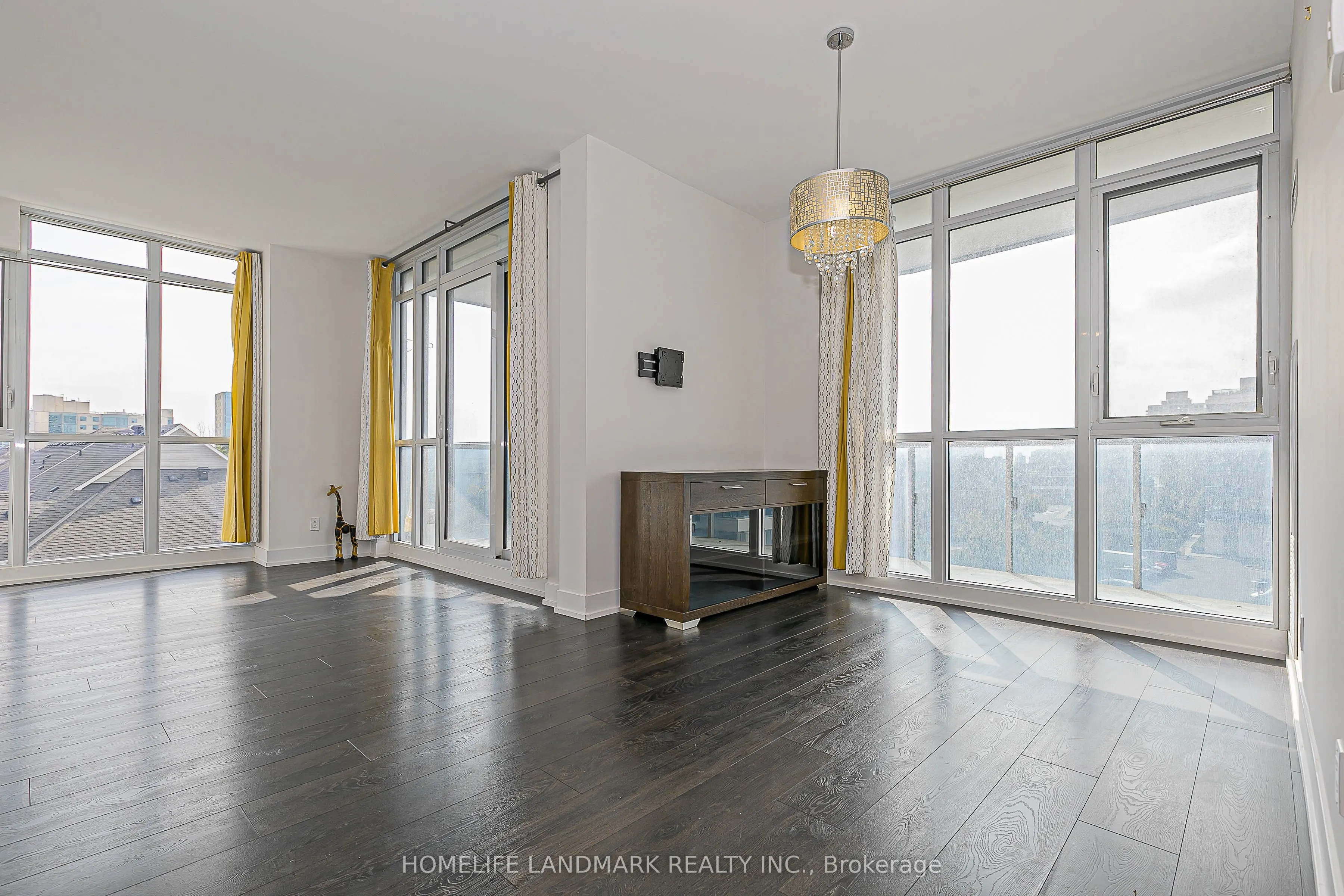 9471 Yonge Street, #503