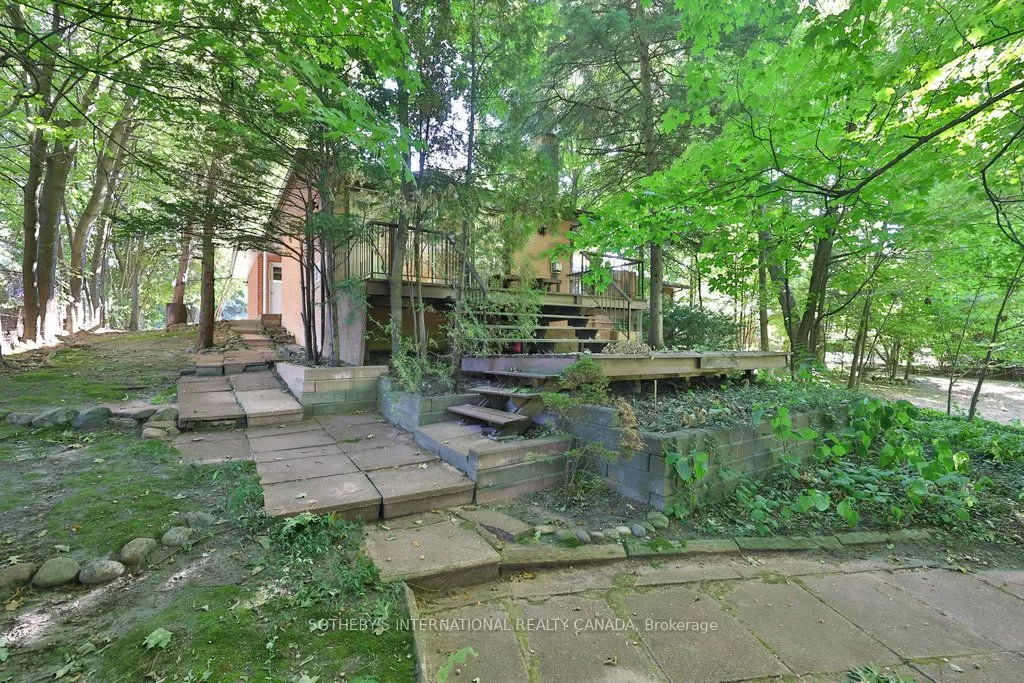 146 Sylvadene Parkway W