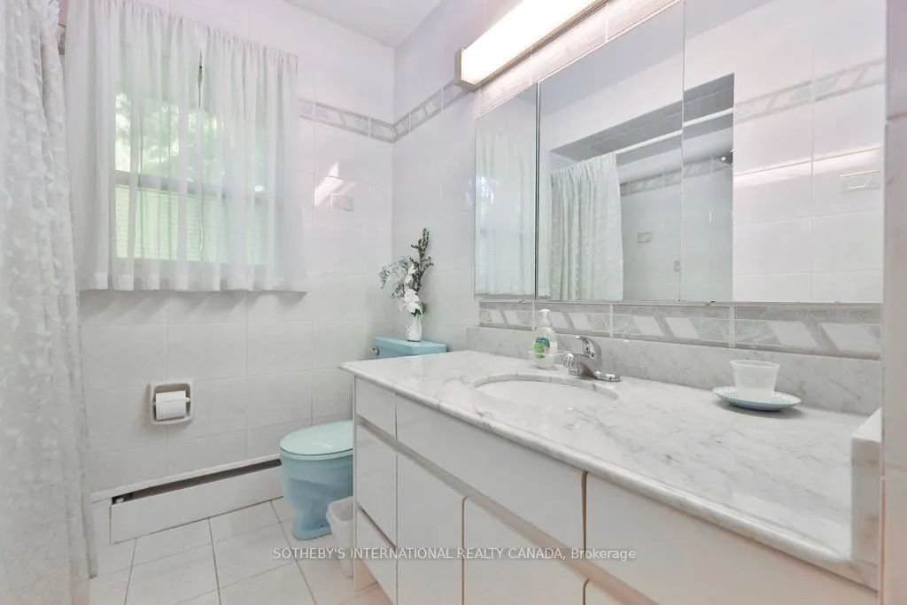 146 Sylvadene Parkway W