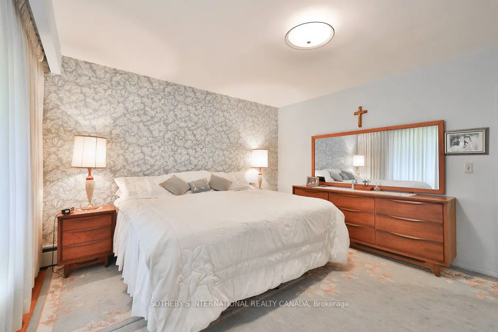 146 Sylvadene Parkway W
