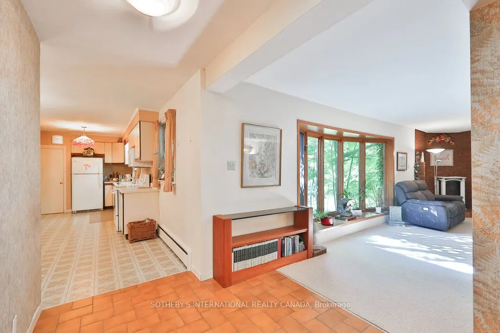 146 Sylvadene Parkway W