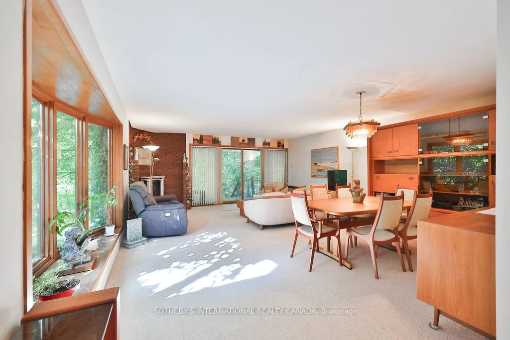 146 Sylvadene Parkway W