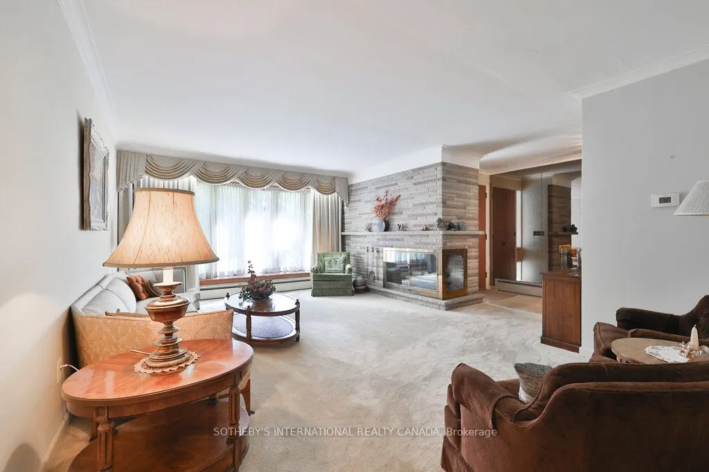 146 Sylvadene Parkway W