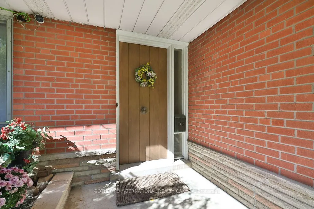 146 Sylvadene Parkway W